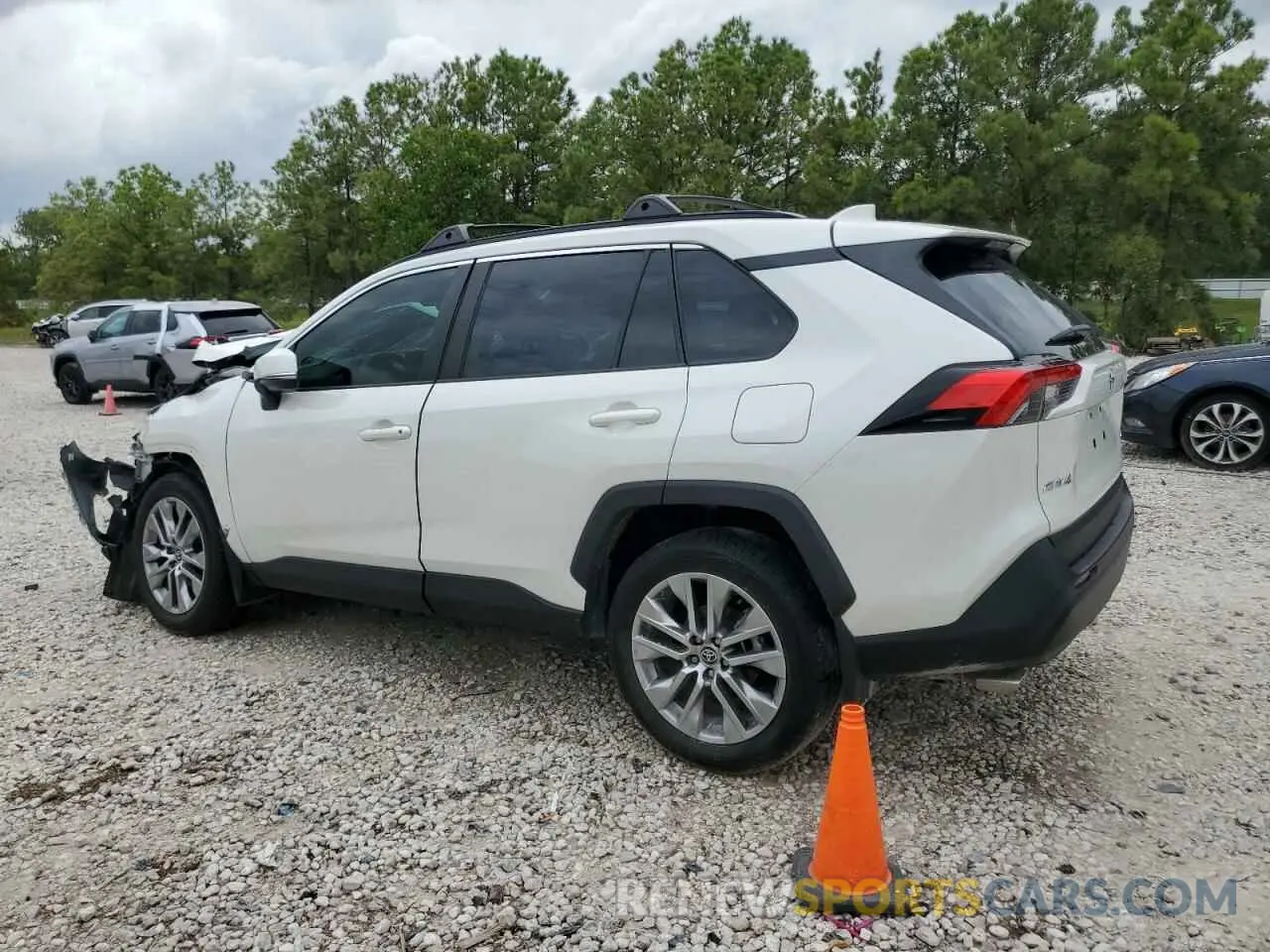 2 Photograph of a damaged car 2T3C1RFV4NW231391 TOYOTA RAV4 2022