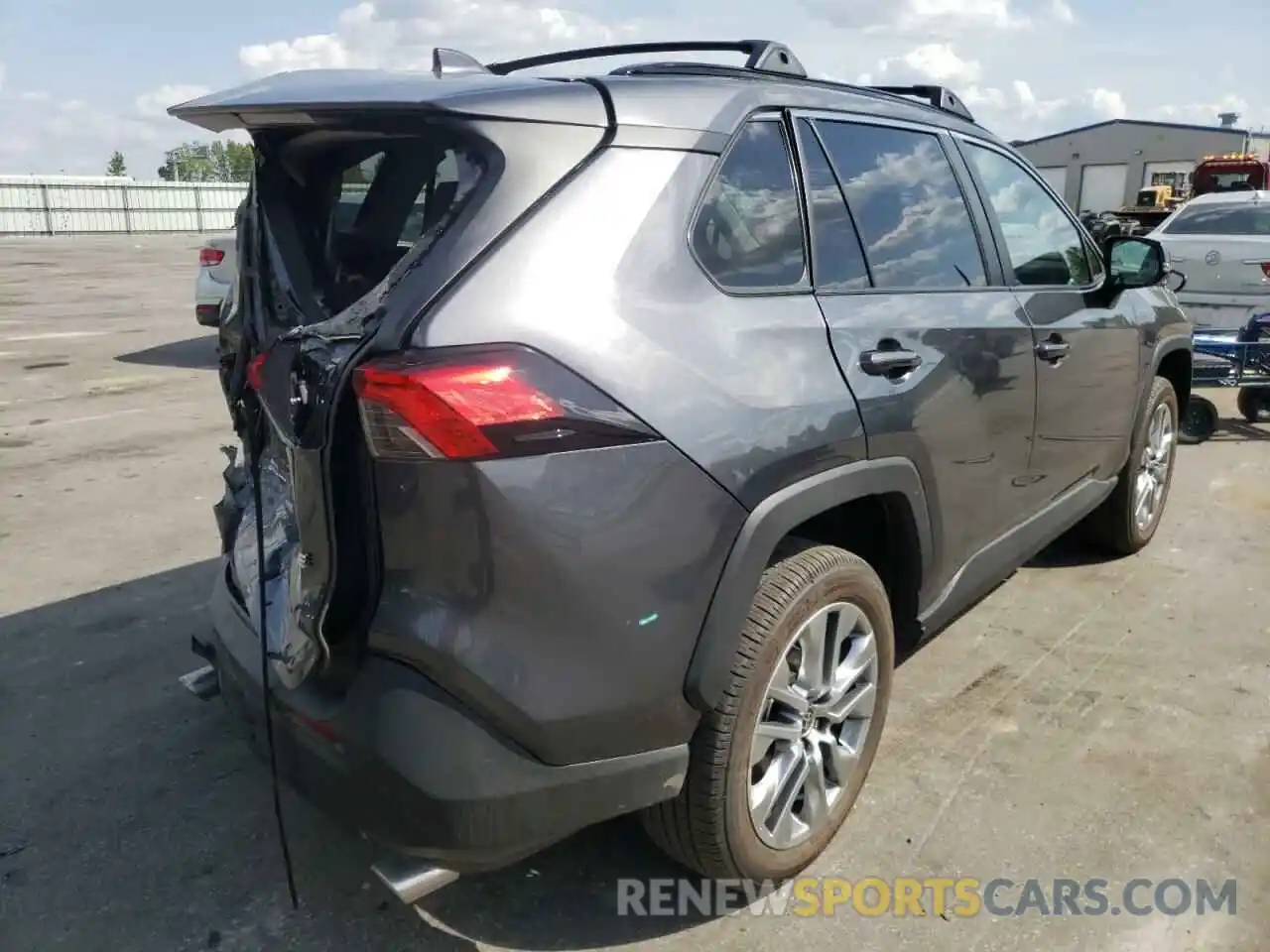 4 Photograph of a damaged car 2T3C1RFV6NC180011 TOYOTA RAV4 2022