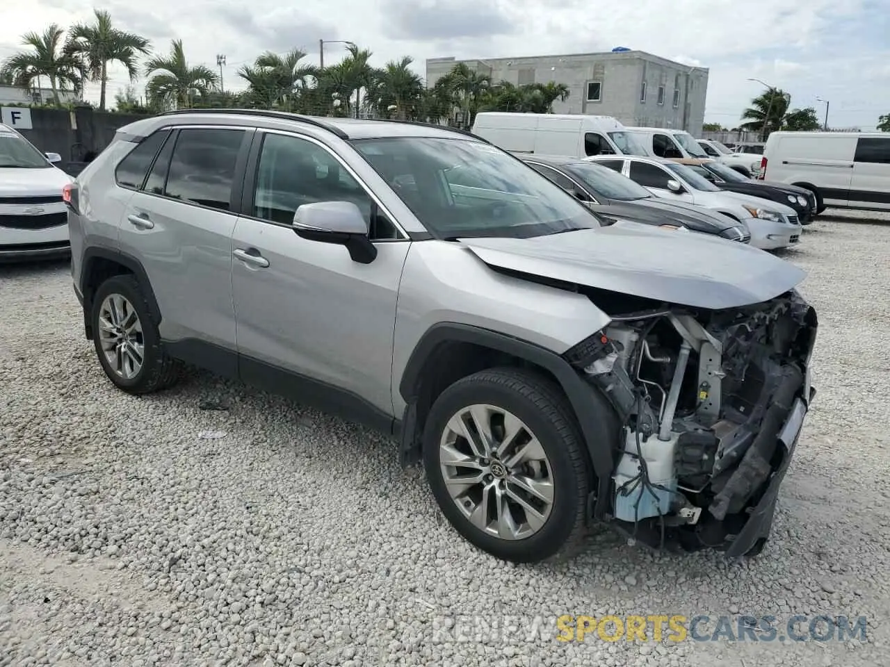 4 Photograph of a damaged car 2T3C1RFV6NC191607 TOYOTA RAV4 2022