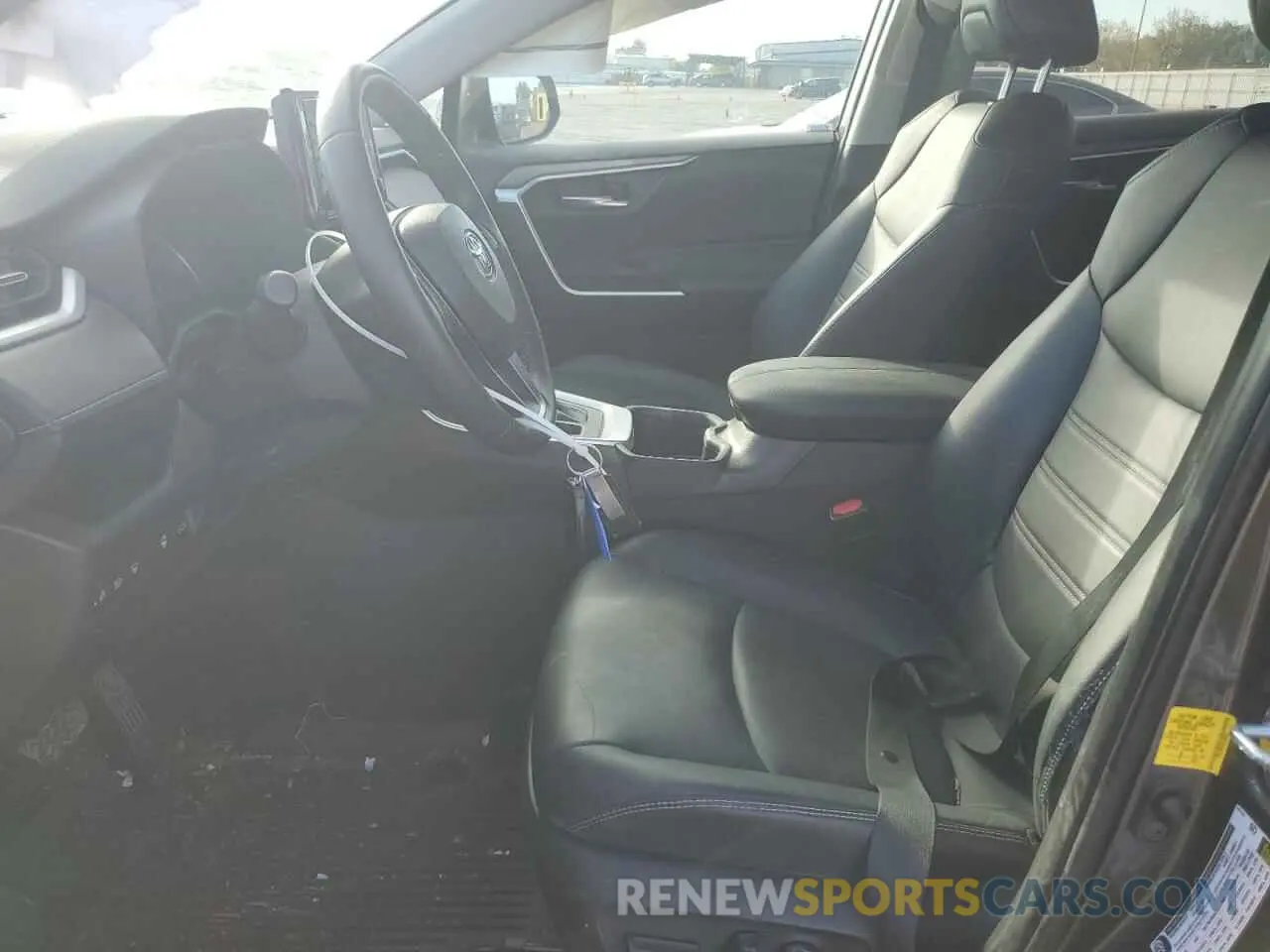 7 Photograph of a damaged car 2T3C1RFV7NC205367 TOYOTA RAV4 2022