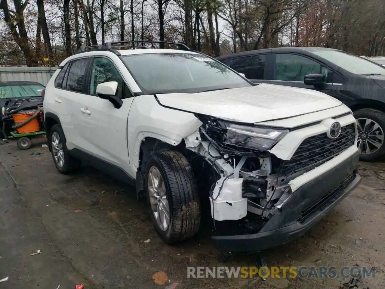 4 Photograph of a damaged car 2T3C1RFV7NW186396 TOYOTA RAV4 2022