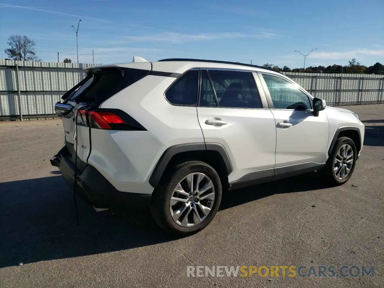 3 Photograph of a damaged car 2T3C1RFV7NW233183 TOYOTA RAV4 2022
