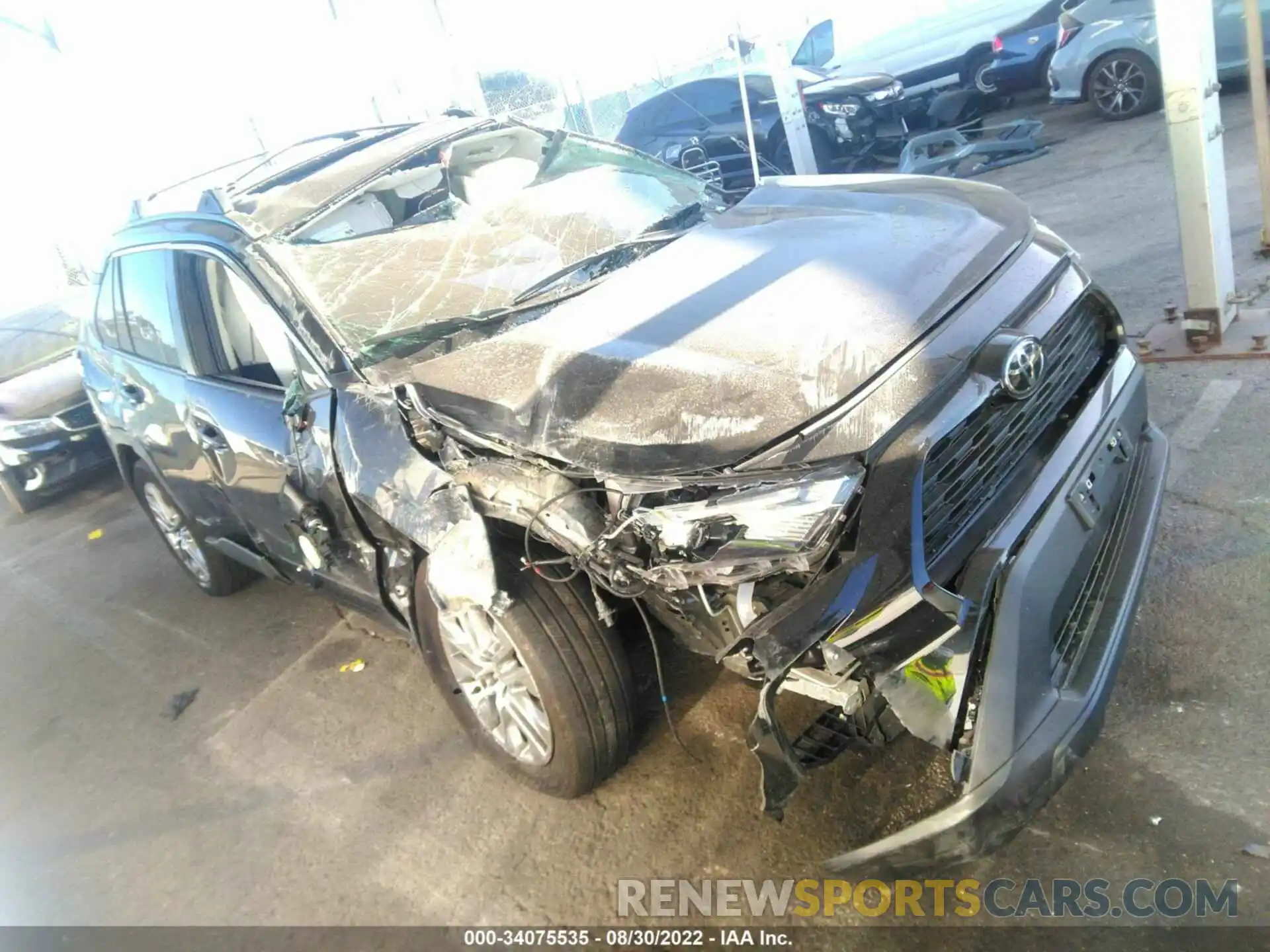 1 Photograph of a damaged car 2T3C1RFV8NC183458 TOYOTA RAV4 2022