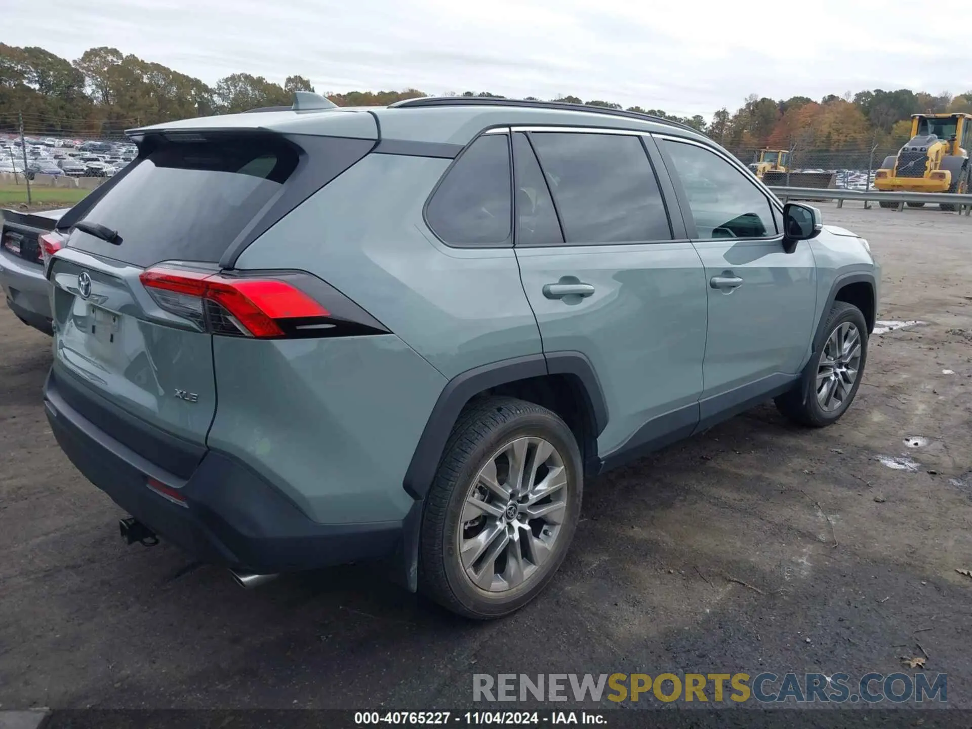 4 Photograph of a damaged car 2T3C1RFV8NW226730 TOYOTA RAV4 2022
