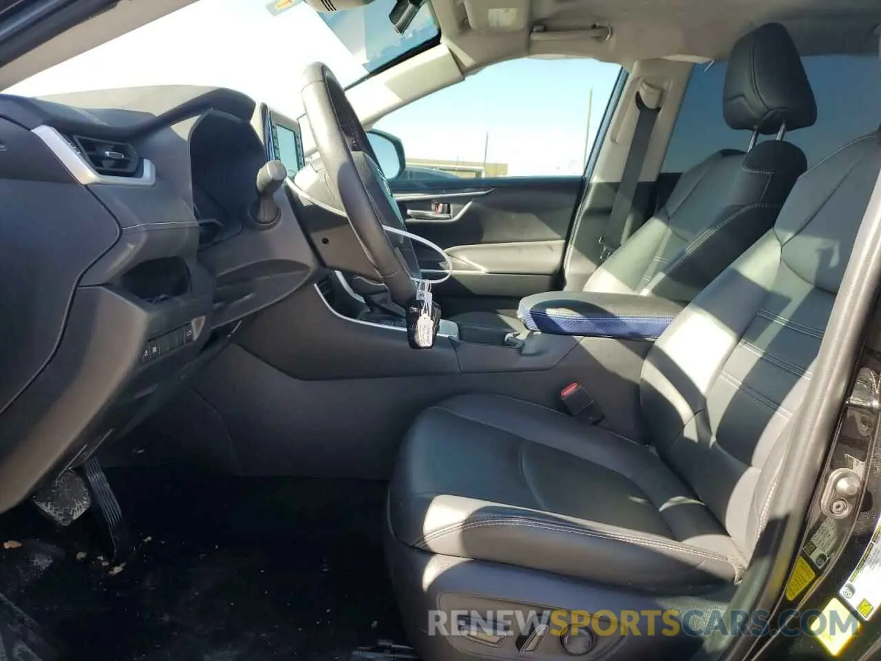 7 Photograph of a damaged car 2T3C1RFV9NC206083 TOYOTA RAV4 2022