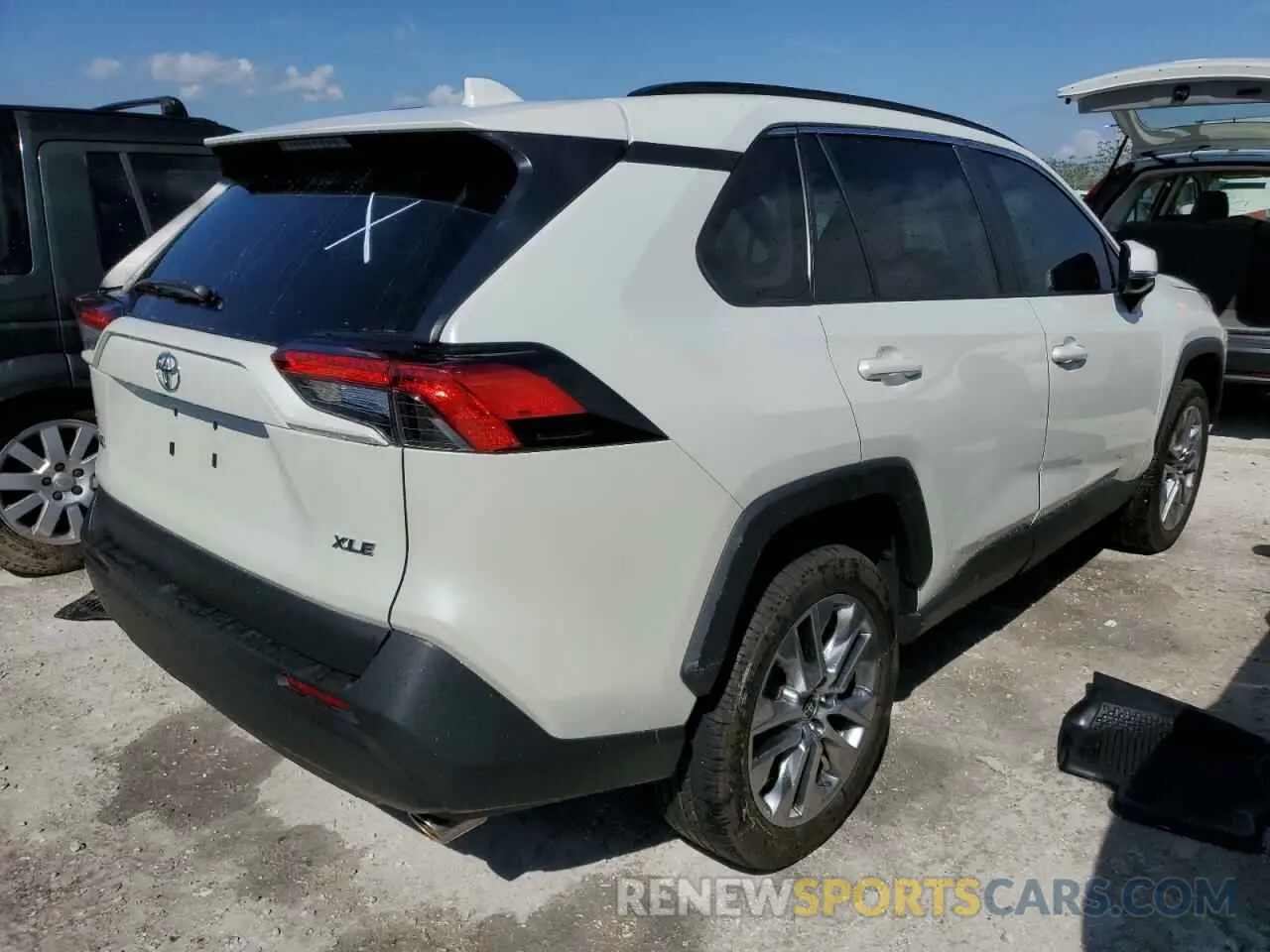 3 Photograph of a damaged car 2T3C1RFV9NW210326 TOYOTA RAV4 2022