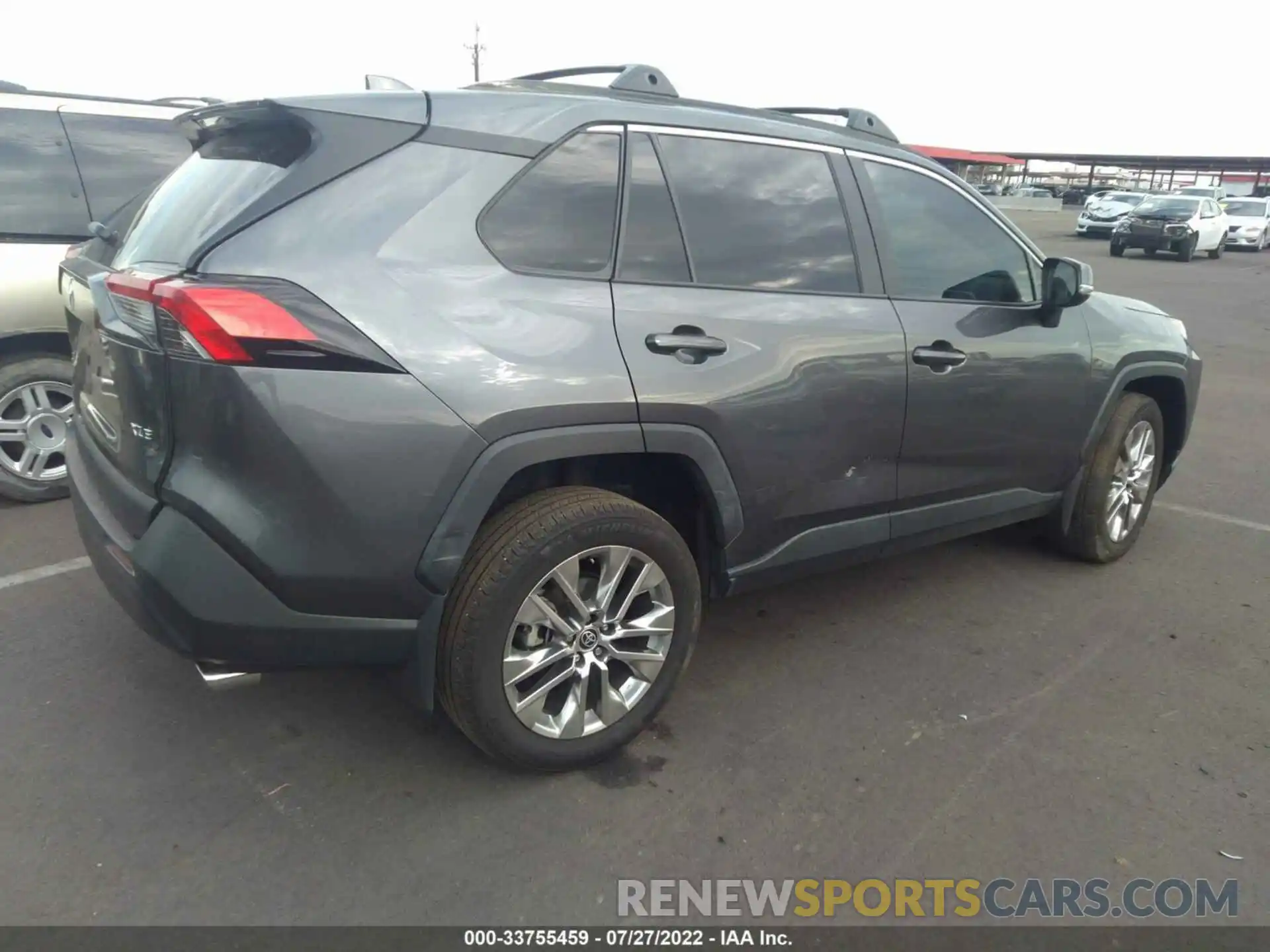 4 Photograph of a damaged car 2T3C1RFVXNC173093 TOYOTA RAV4 2022