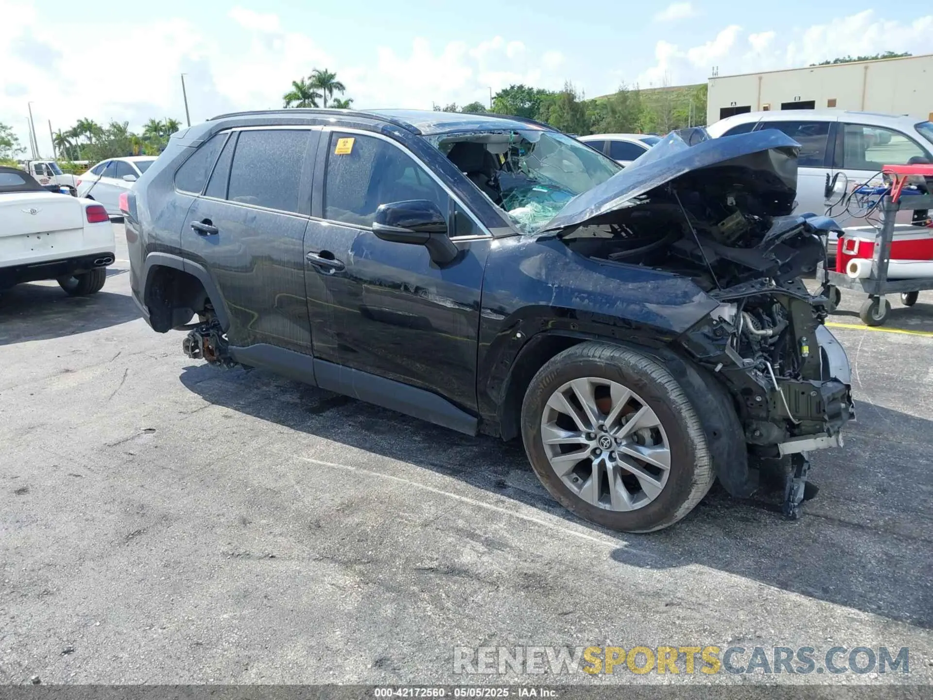 1 Photograph of a damaged car 2T3C1RFVXNC195269 TOYOTA RAV4 2022