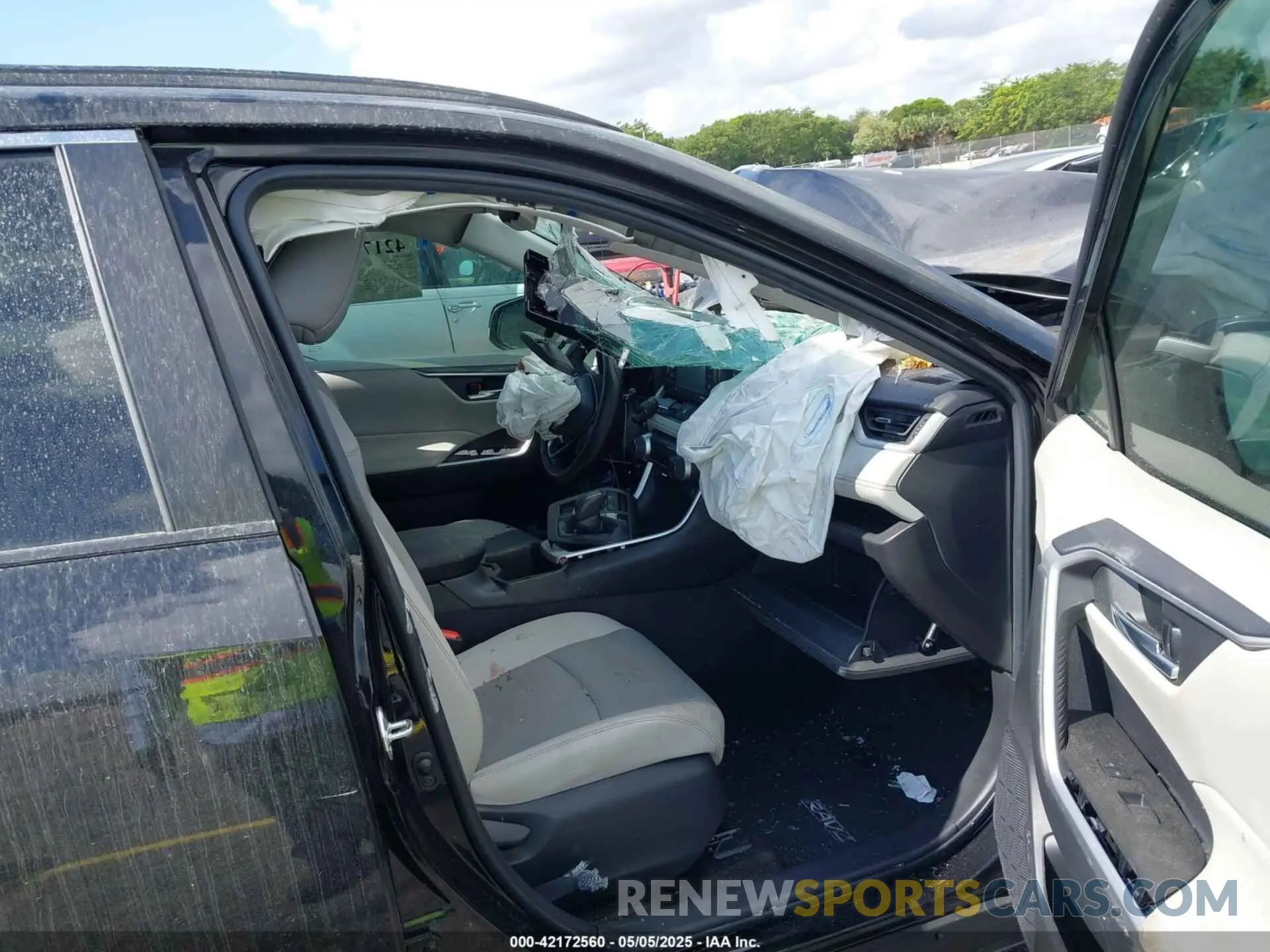 5 Photograph of a damaged car 2T3C1RFVXNC195269 TOYOTA RAV4 2022