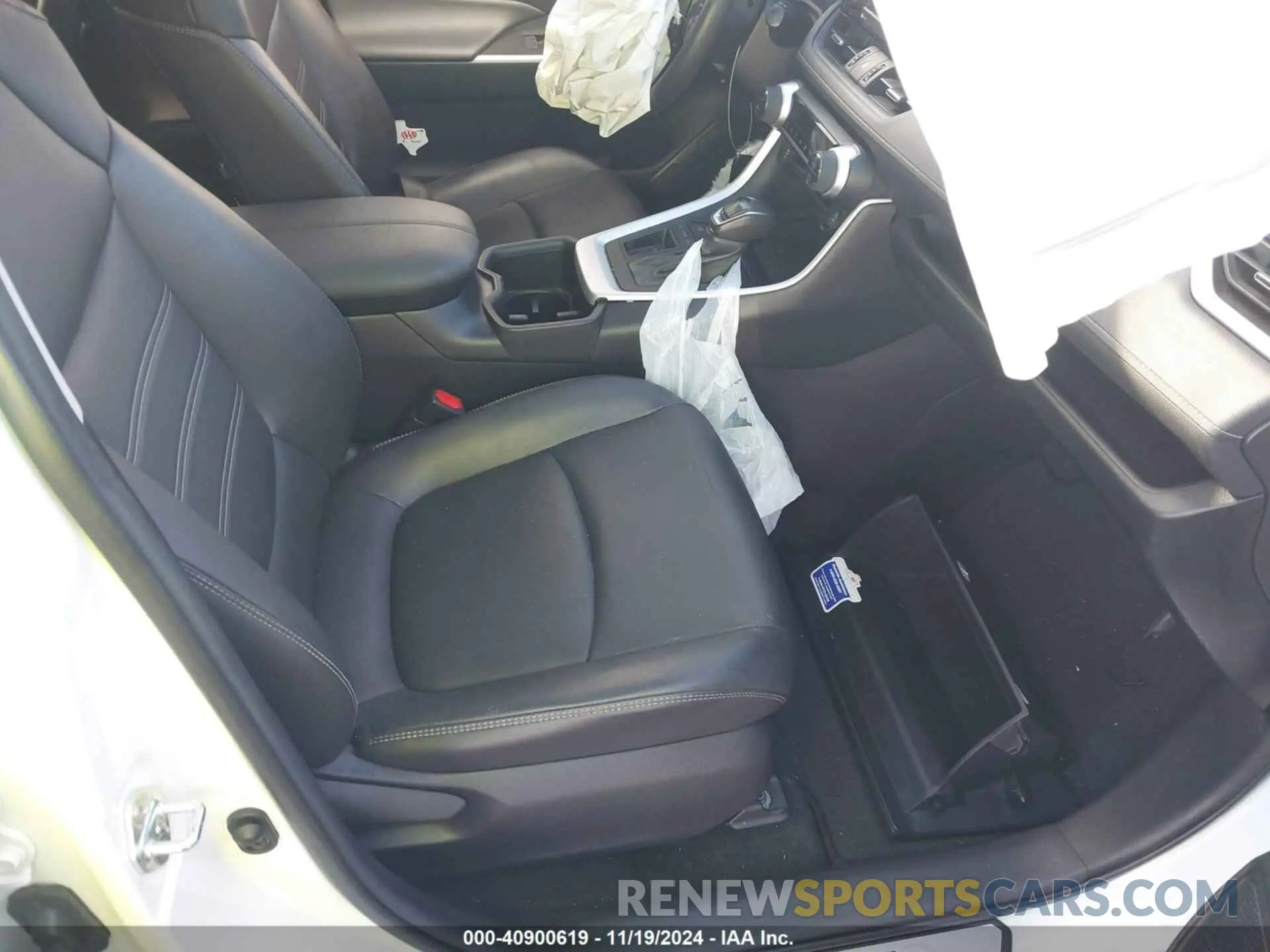 5 Photograph of a damaged car 2T3C1RFVXNW186005 TOYOTA RAV4 2022