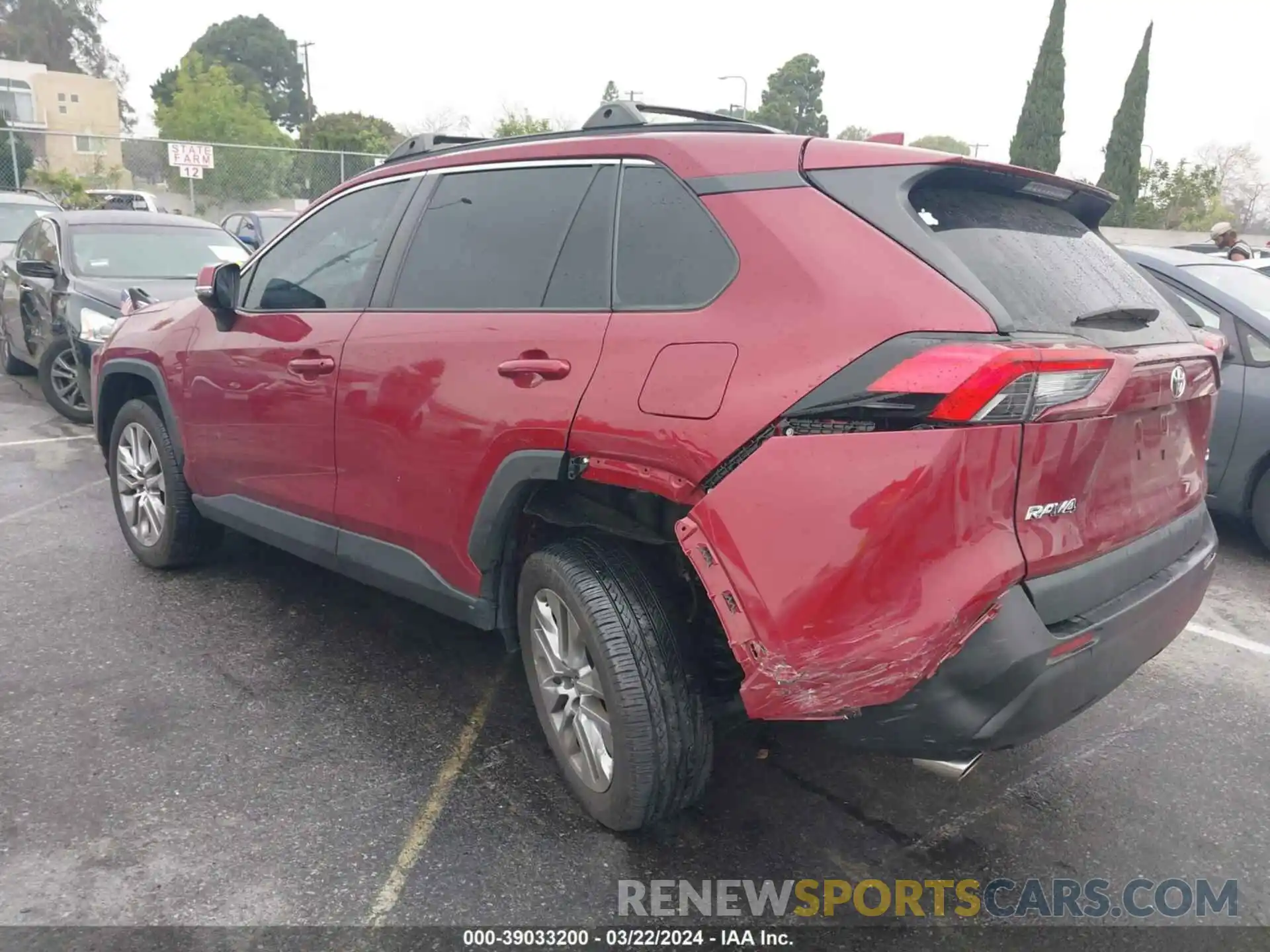 3 Photograph of a damaged car 2T3C1RFVXNW186053 TOYOTA RAV4 2022