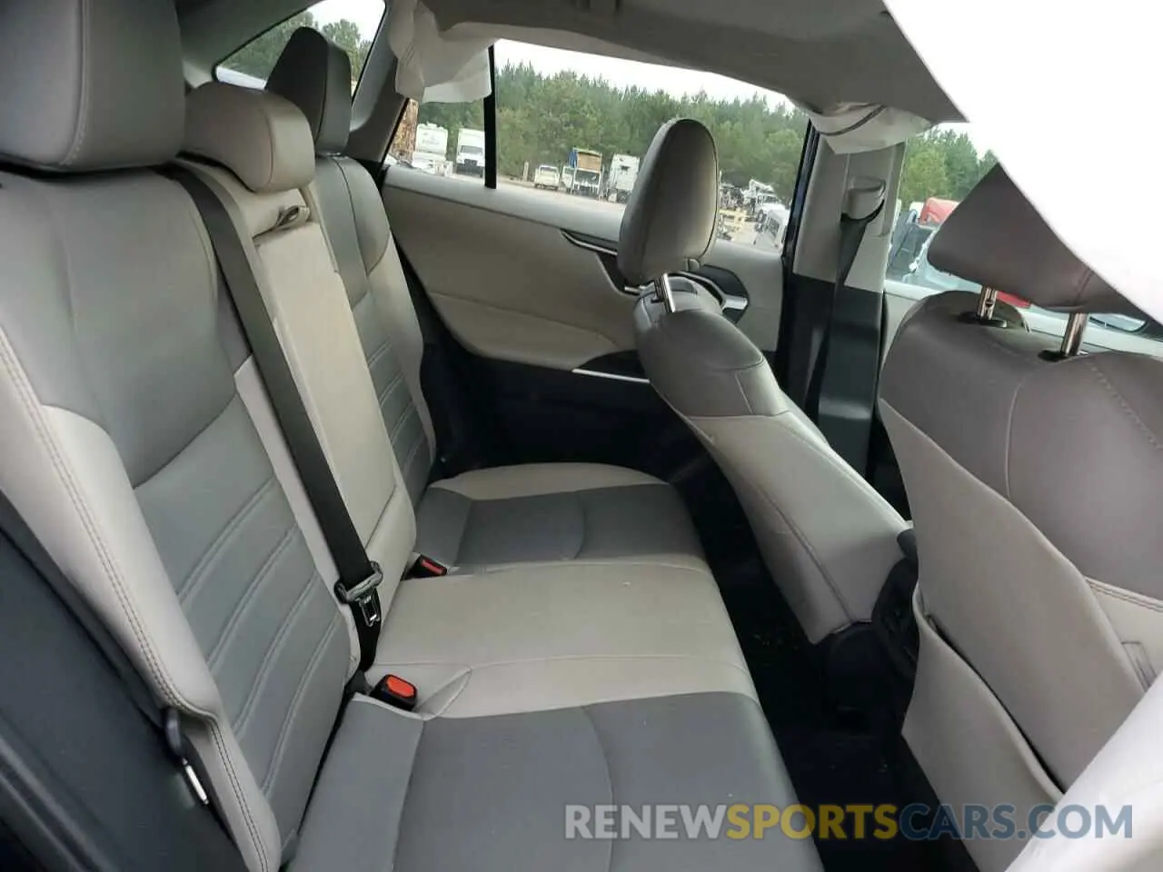 10 Photograph of a damaged car 2T3C1RFVXNW204163 TOYOTA RAV4 2022