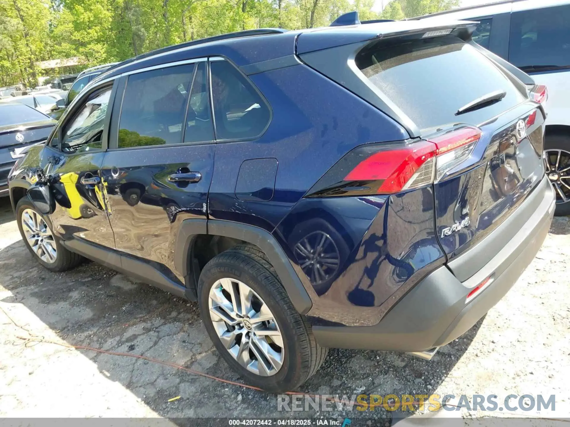 3 Photograph of a damaged car 2T3C1RFVXNW231752 TOYOTA RAV4 2022
