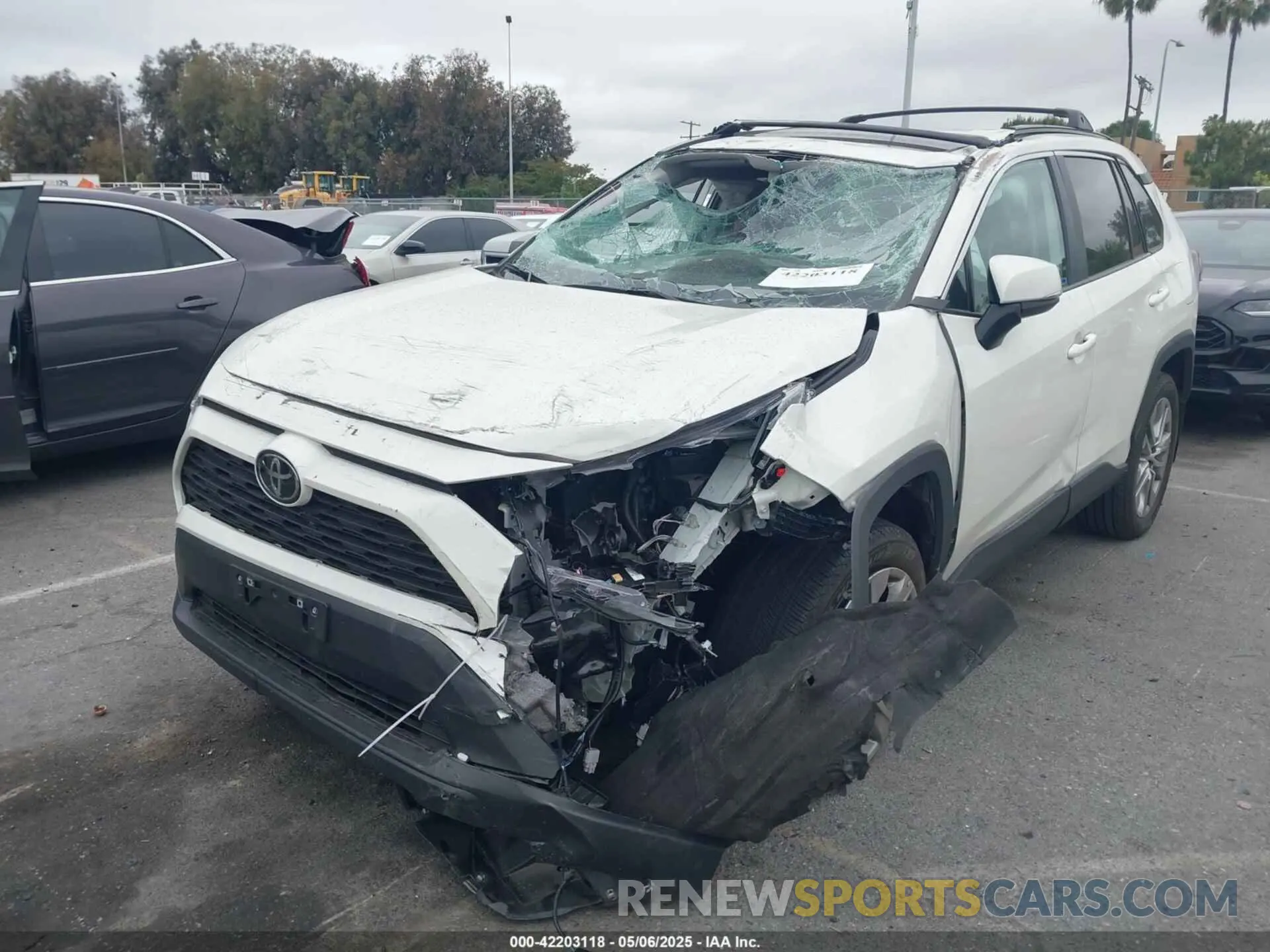 2 Photograph of a damaged car 2T3C1RFVXNW236286 TOYOTA RAV4 2022