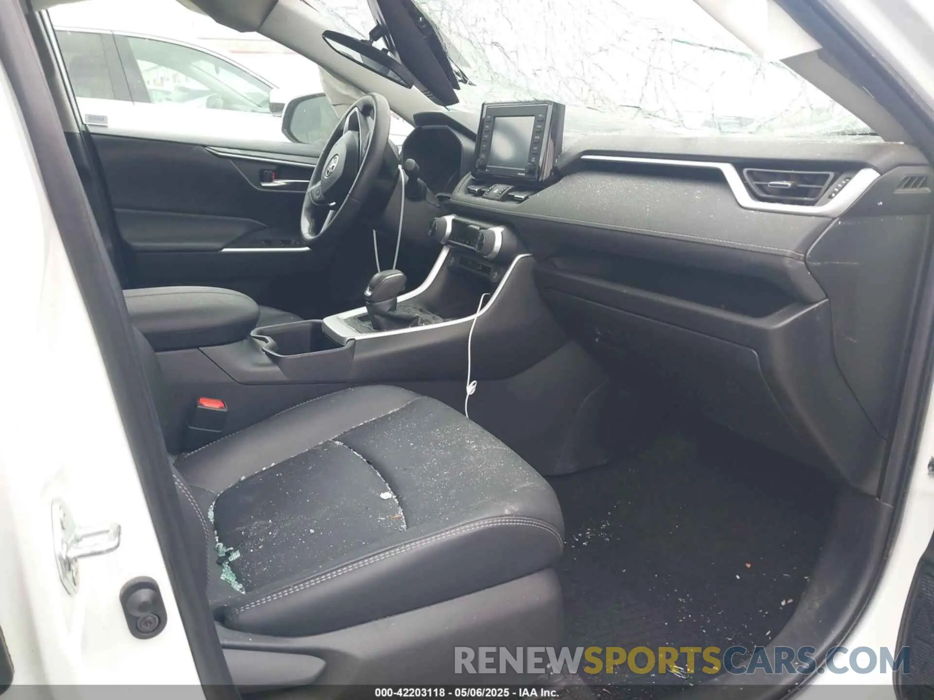 5 Photograph of a damaged car 2T3C1RFVXNW236286 TOYOTA RAV4 2022
