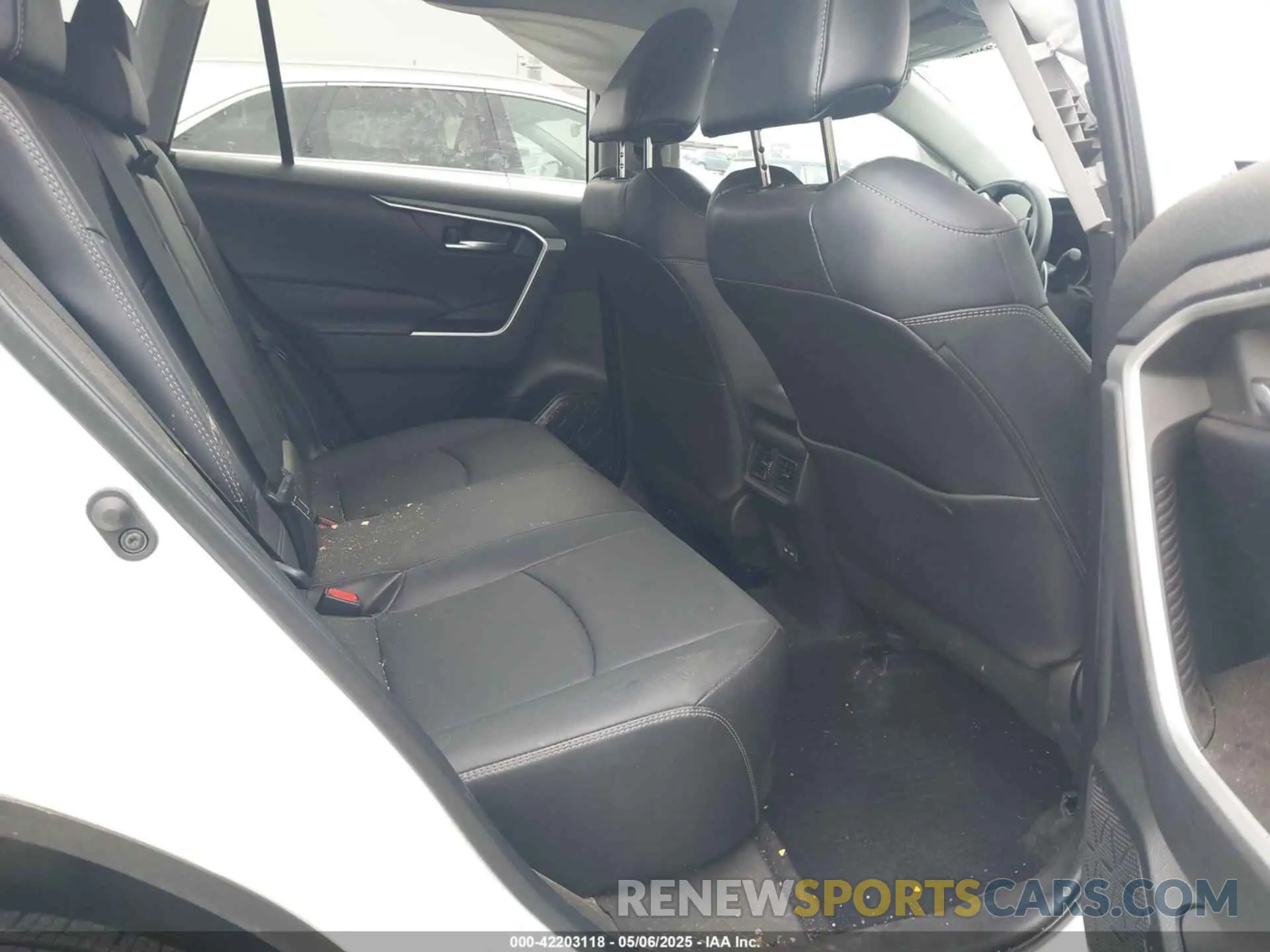 8 Photograph of a damaged car 2T3C1RFVXNW236286 TOYOTA RAV4 2022