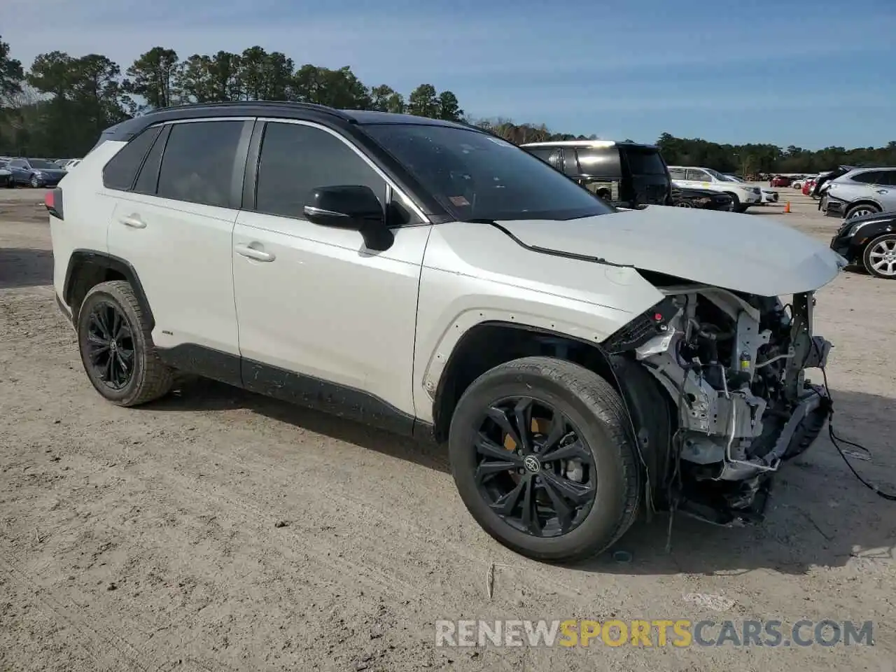 4 Photograph of a damaged car 2T3E6RFV0NW031229 TOYOTA RAV4 2022