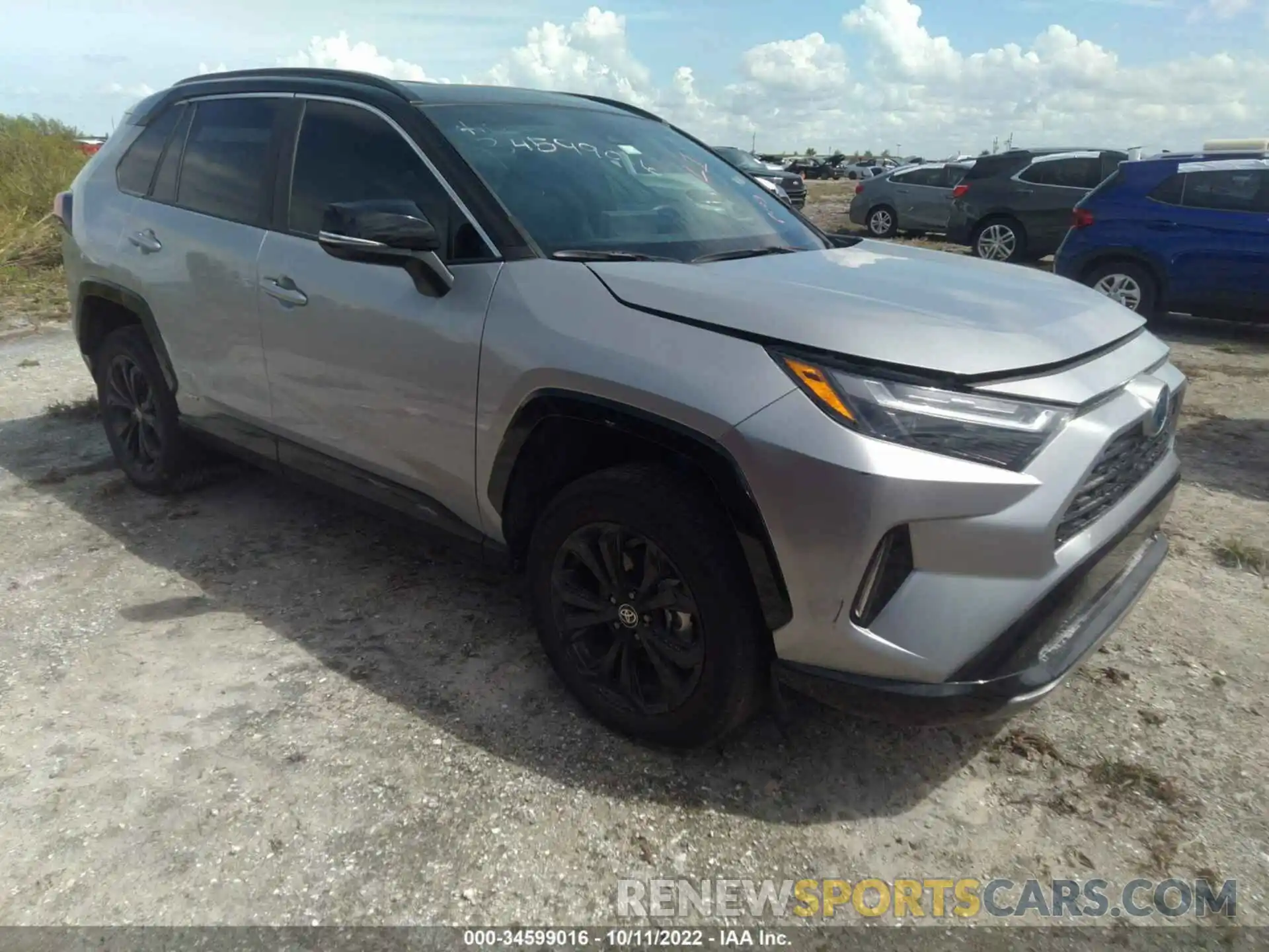 1 Photograph of a damaged car 2T3E6RFV0NW031232 TOYOTA RAV4 2022