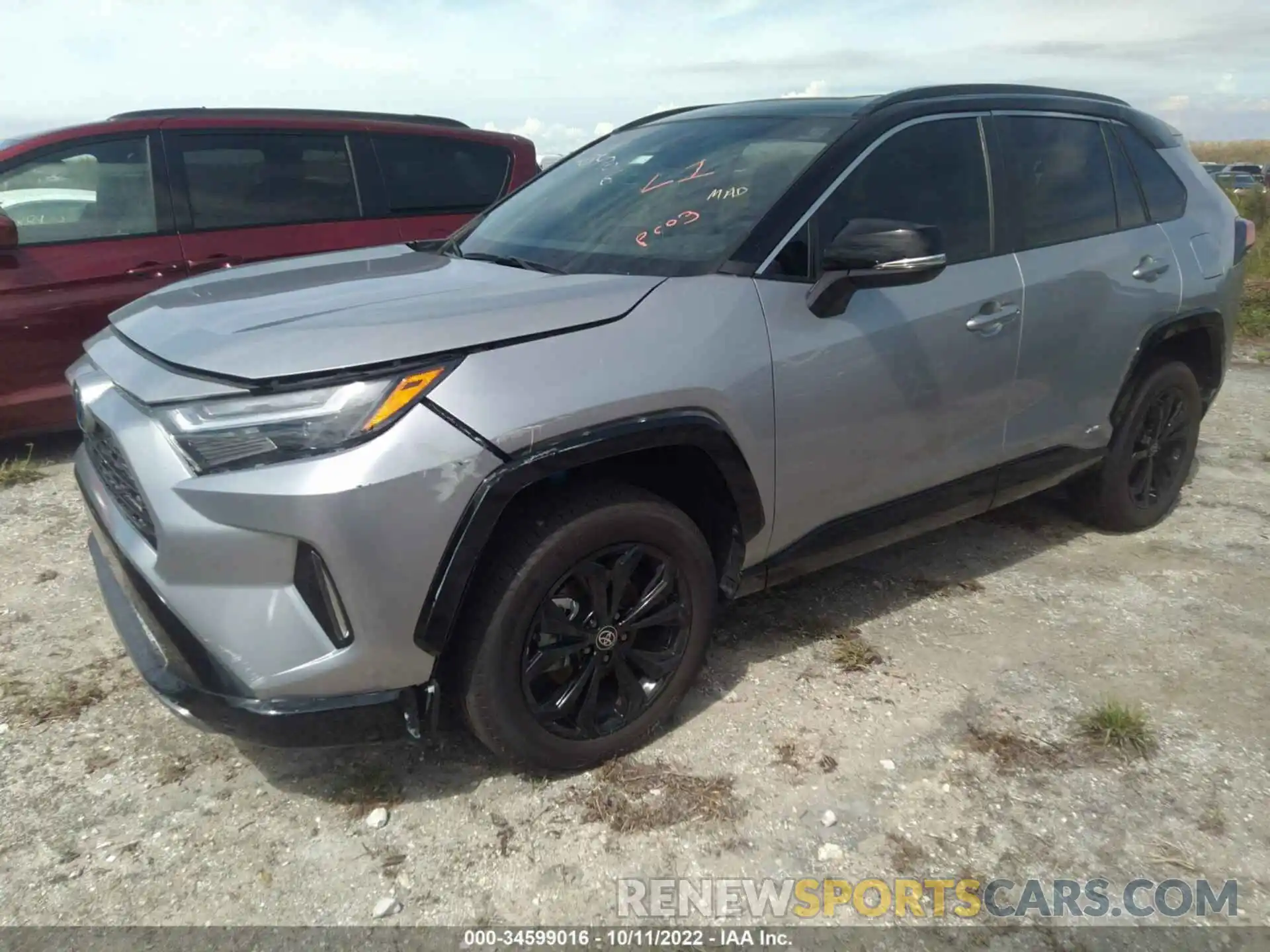 2 Photograph of a damaged car 2T3E6RFV0NW031232 TOYOTA RAV4 2022