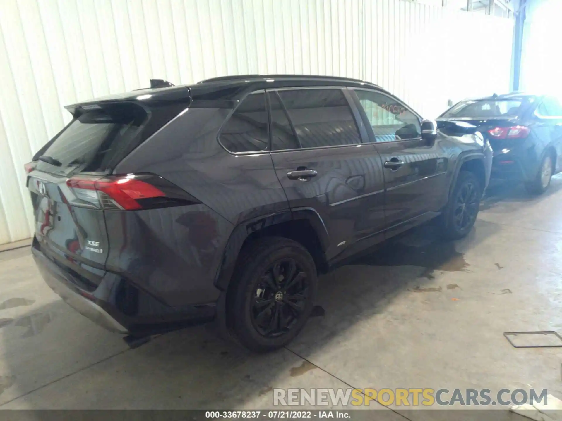 4 Photograph of a damaged car 2T3E6RFV0NW031358 TOYOTA RAV4 2022