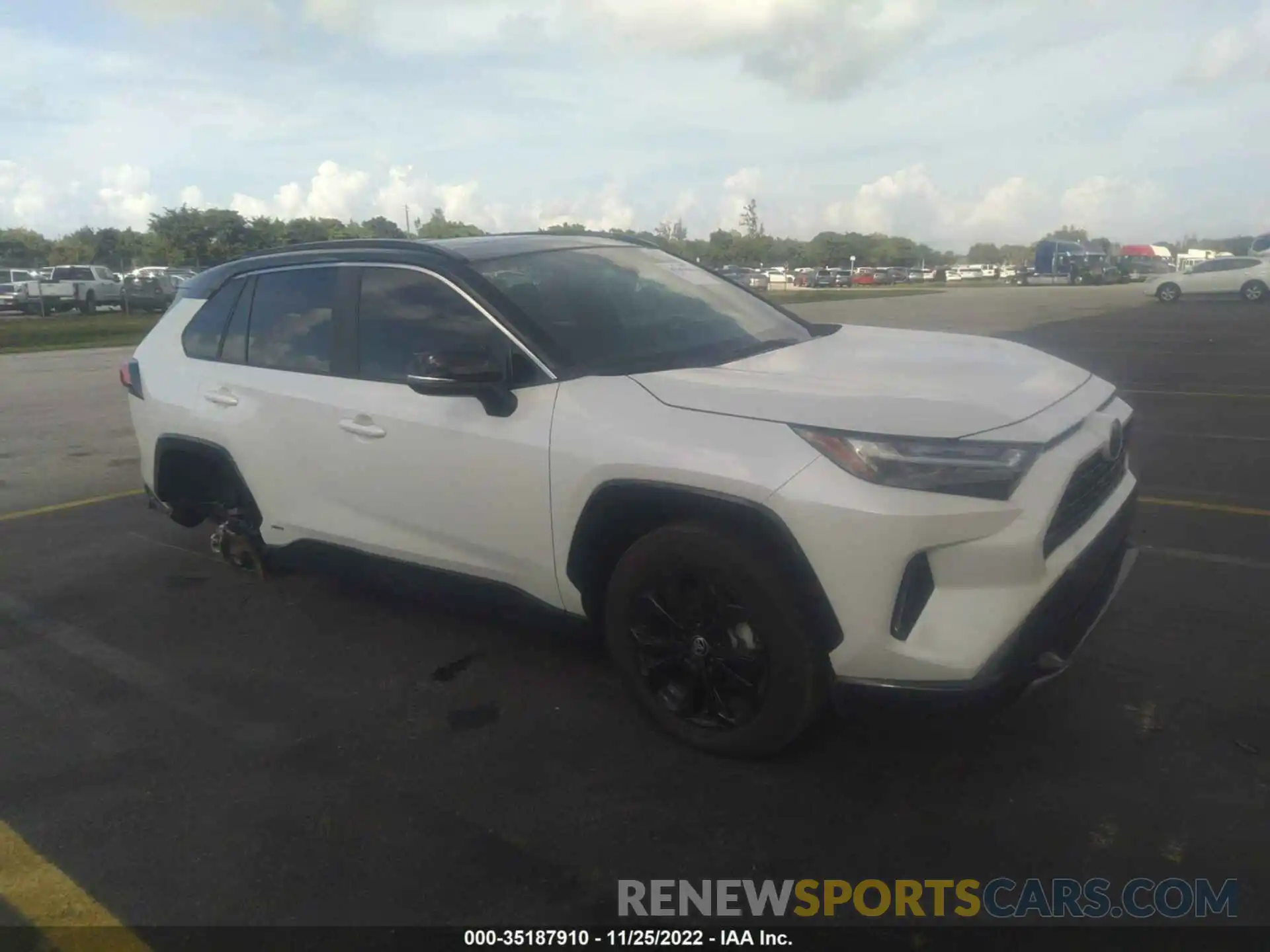 1 Photograph of a damaged car 2T3E6RFV1NW034270 TOYOTA RAV4 2022