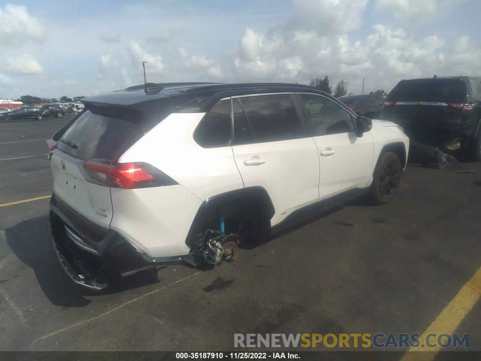 4 Photograph of a damaged car 2T3E6RFV1NW034270 TOYOTA RAV4 2022