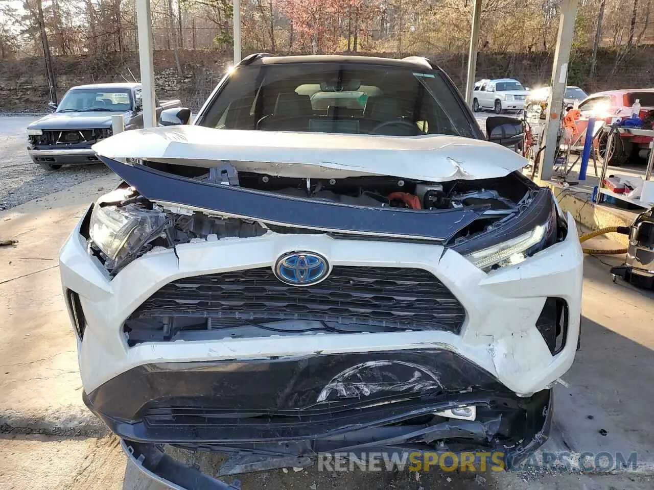 5 Photograph of a damaged car 2T3E6RFV1NW034401 TOYOTA RAV4 2022