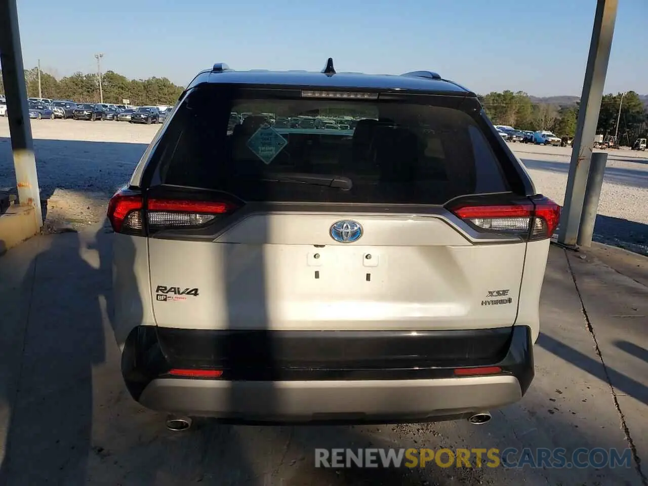 6 Photograph of a damaged car 2T3E6RFV1NW034401 TOYOTA RAV4 2022