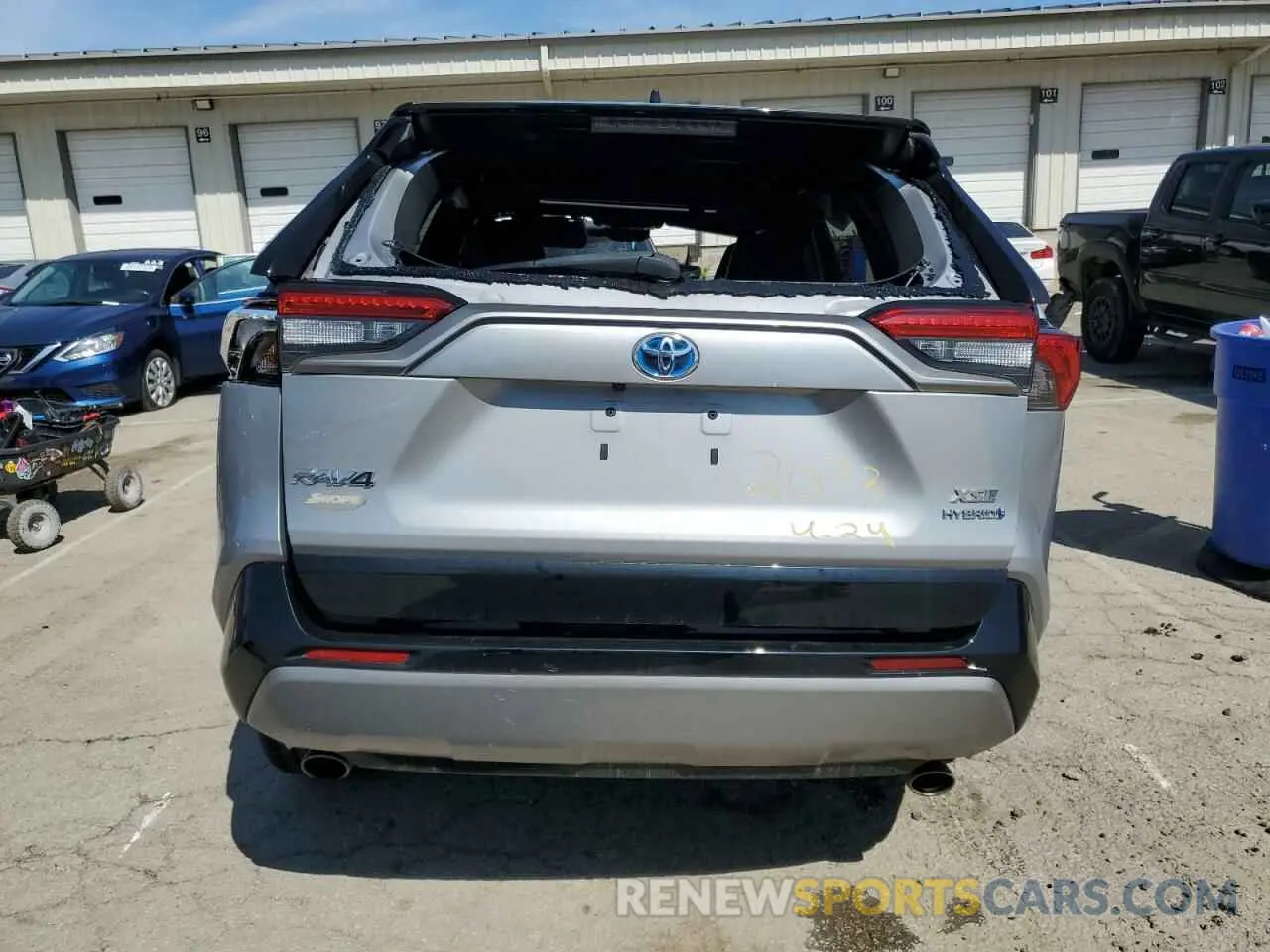 6 Photograph of a damaged car 2T3E6RFVXNW032033 TOYOTA RAV4 2022