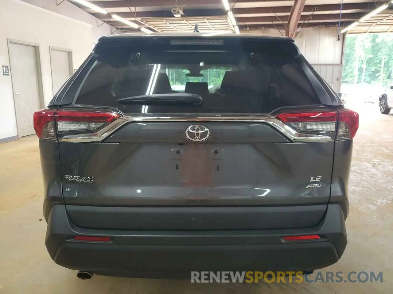 6 Photograph of a damaged car 2T3F1RFV0NC258215 TOYOTA RAV4 2022