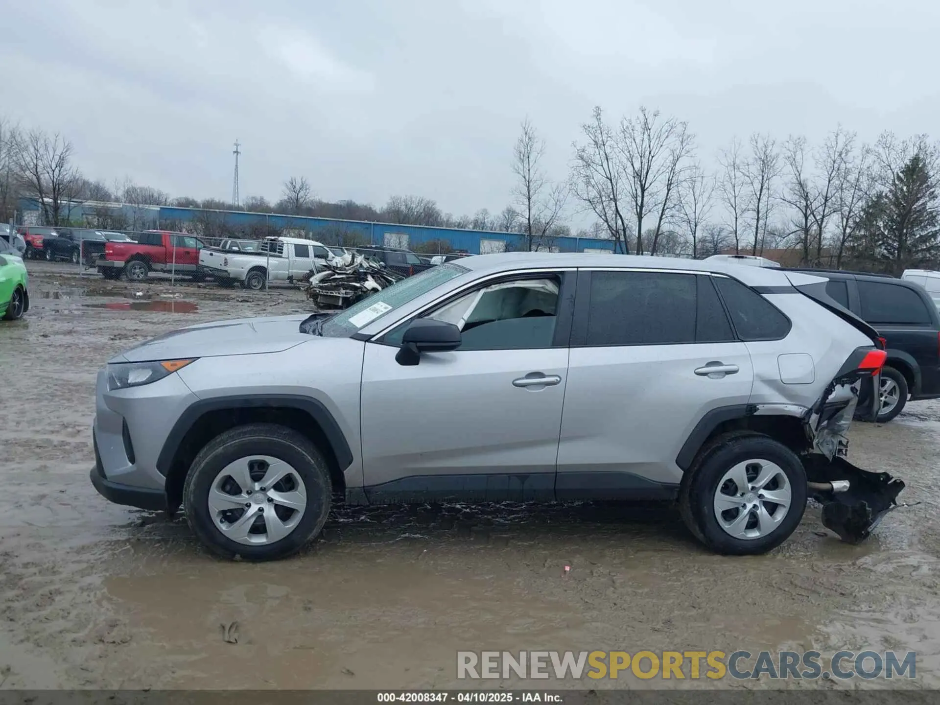14 Photograph of a damaged car 2T3F1RFV0NC260675 TOYOTA RAV4 2022