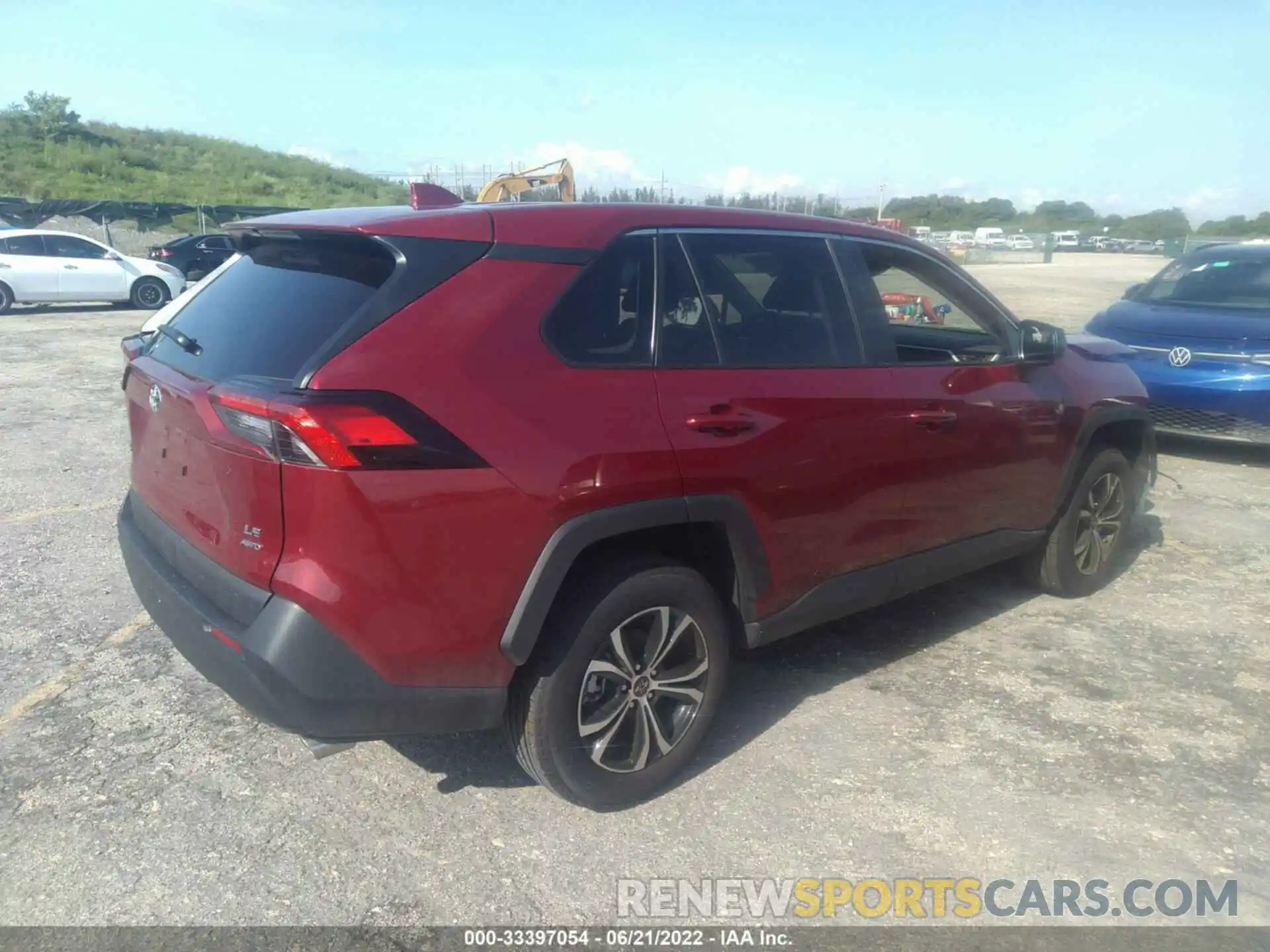 4 Photograph of a damaged car 2T3F1RFV0NW256379 TOYOTA RAV4 2022