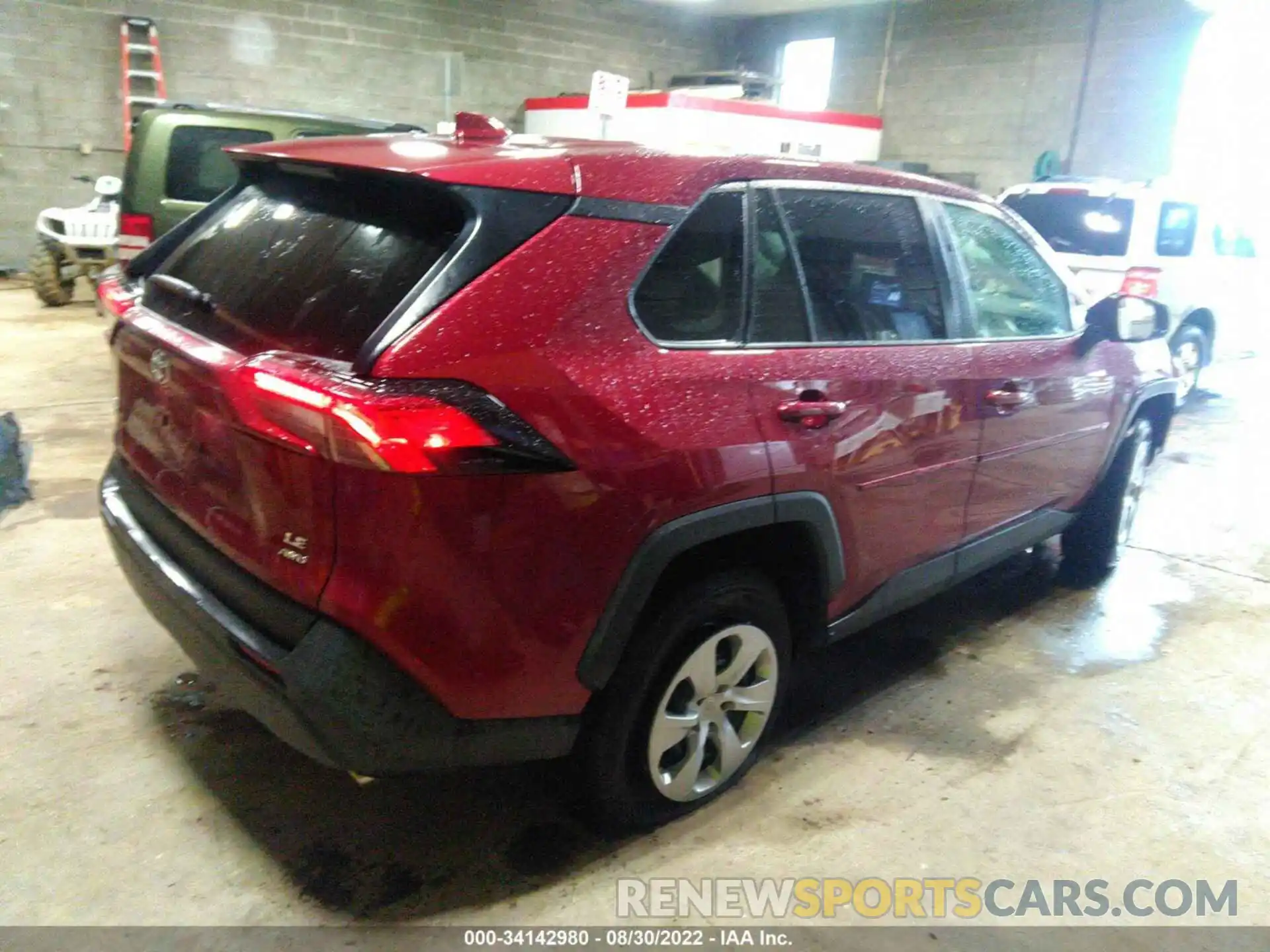 4 Photograph of a damaged car 2T3F1RFV0NW266412 TOYOTA RAV4 2022