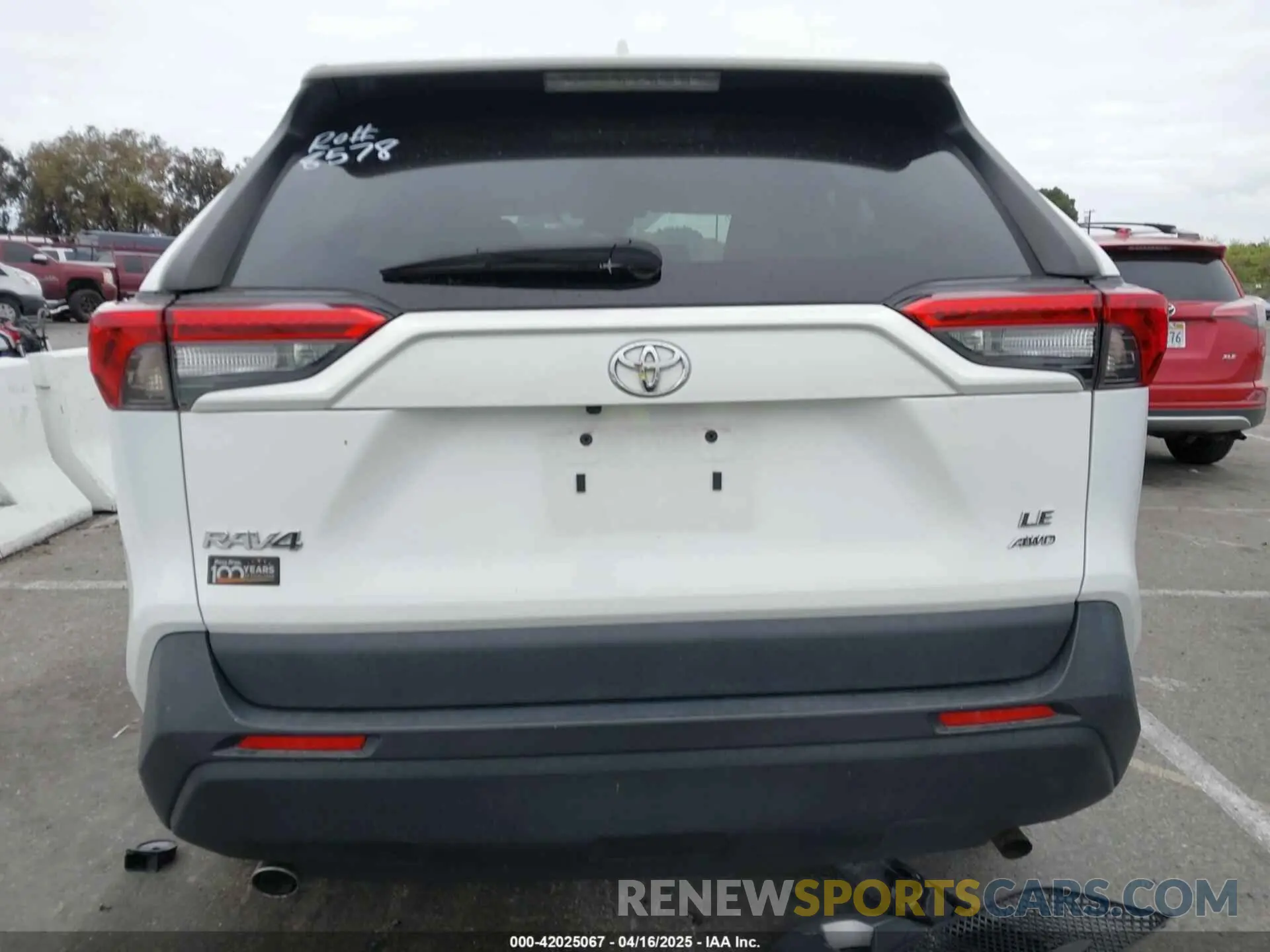 16 Photograph of a damaged car 2T3F1RFV0NW267396 TOYOTA RAV4 2022