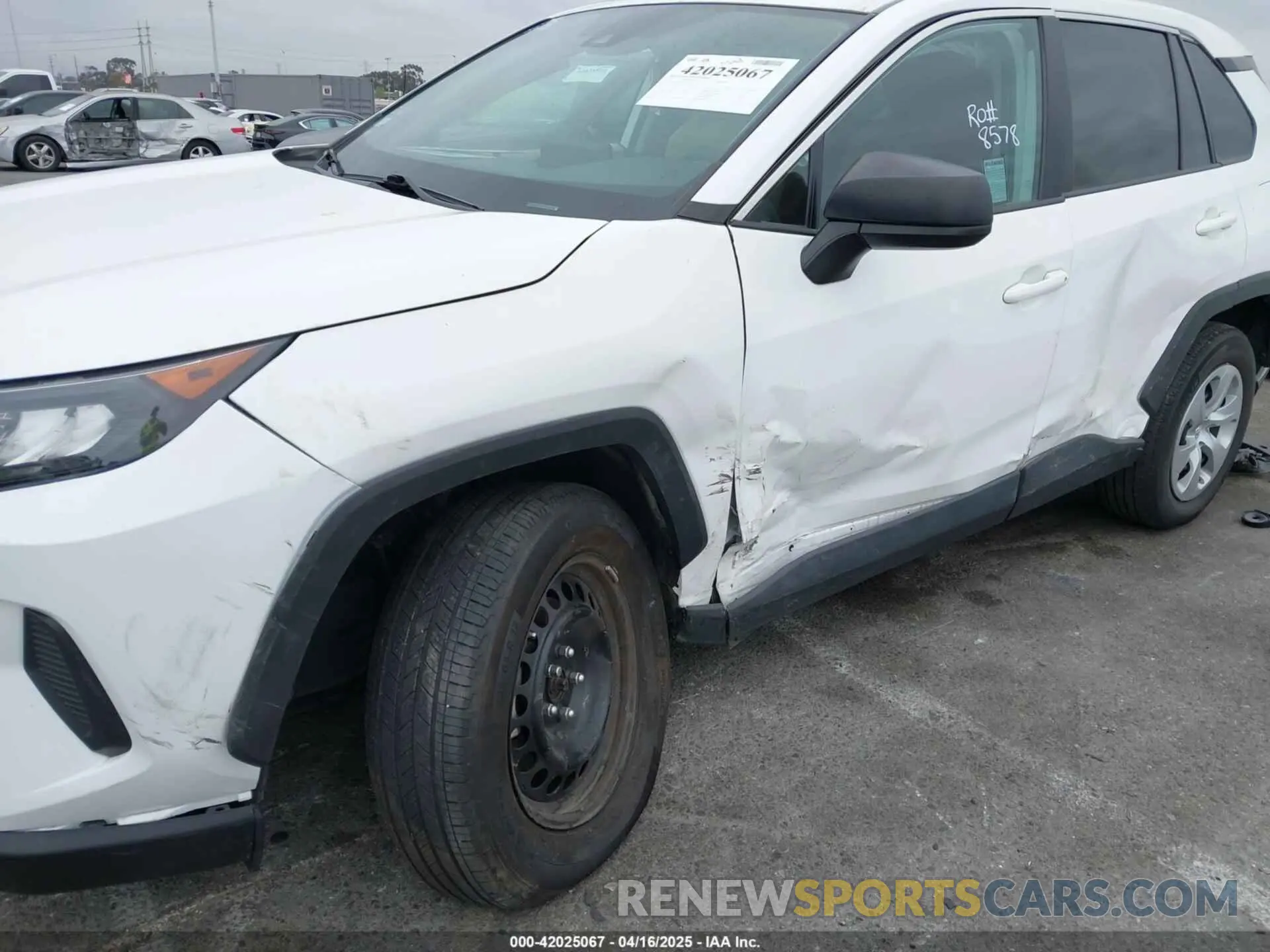 6 Photograph of a damaged car 2T3F1RFV0NW267396 TOYOTA RAV4 2022