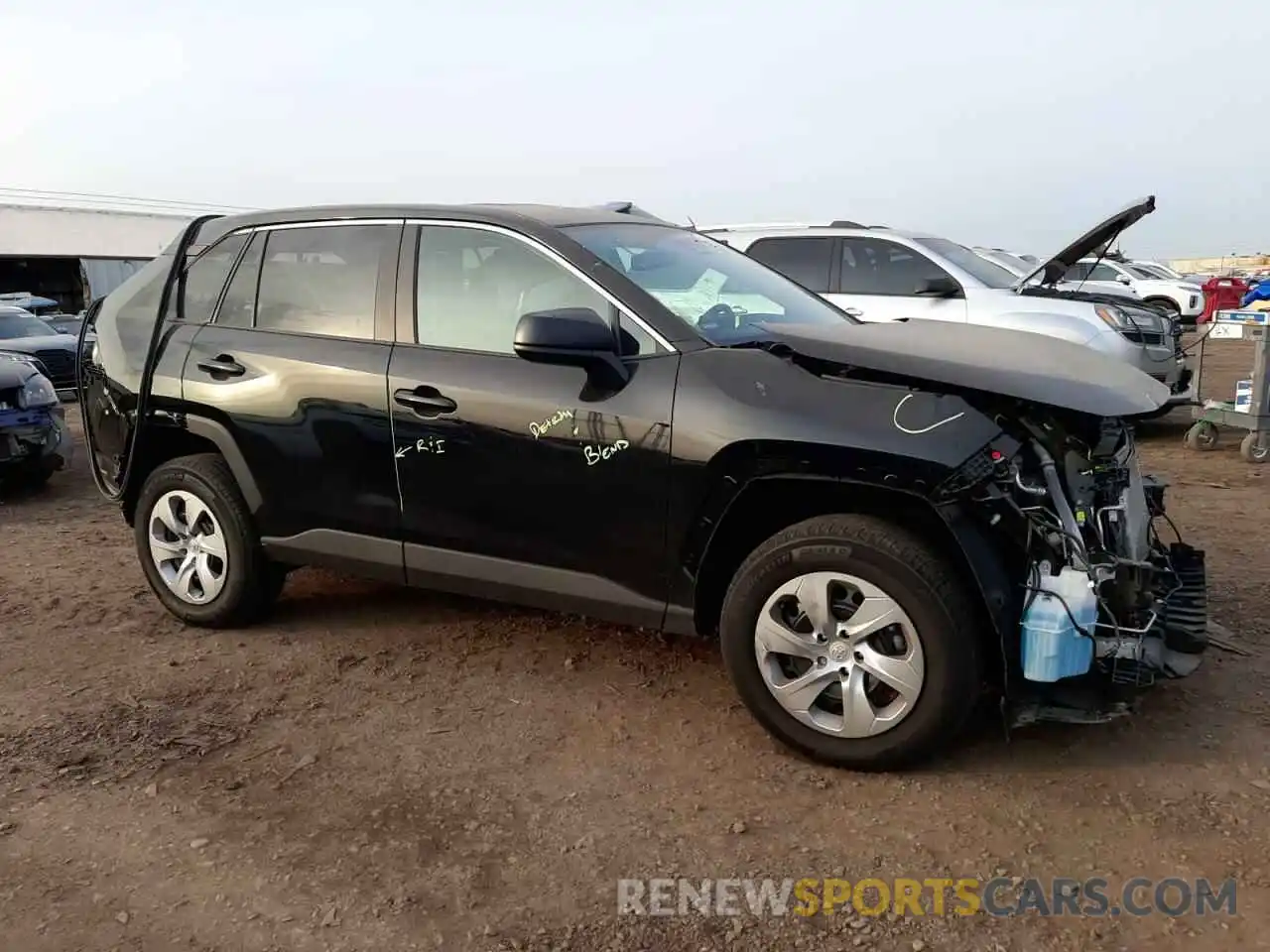 4 Photograph of a damaged car 2T3F1RFV0NW269035 TOYOTA RAV4 2022