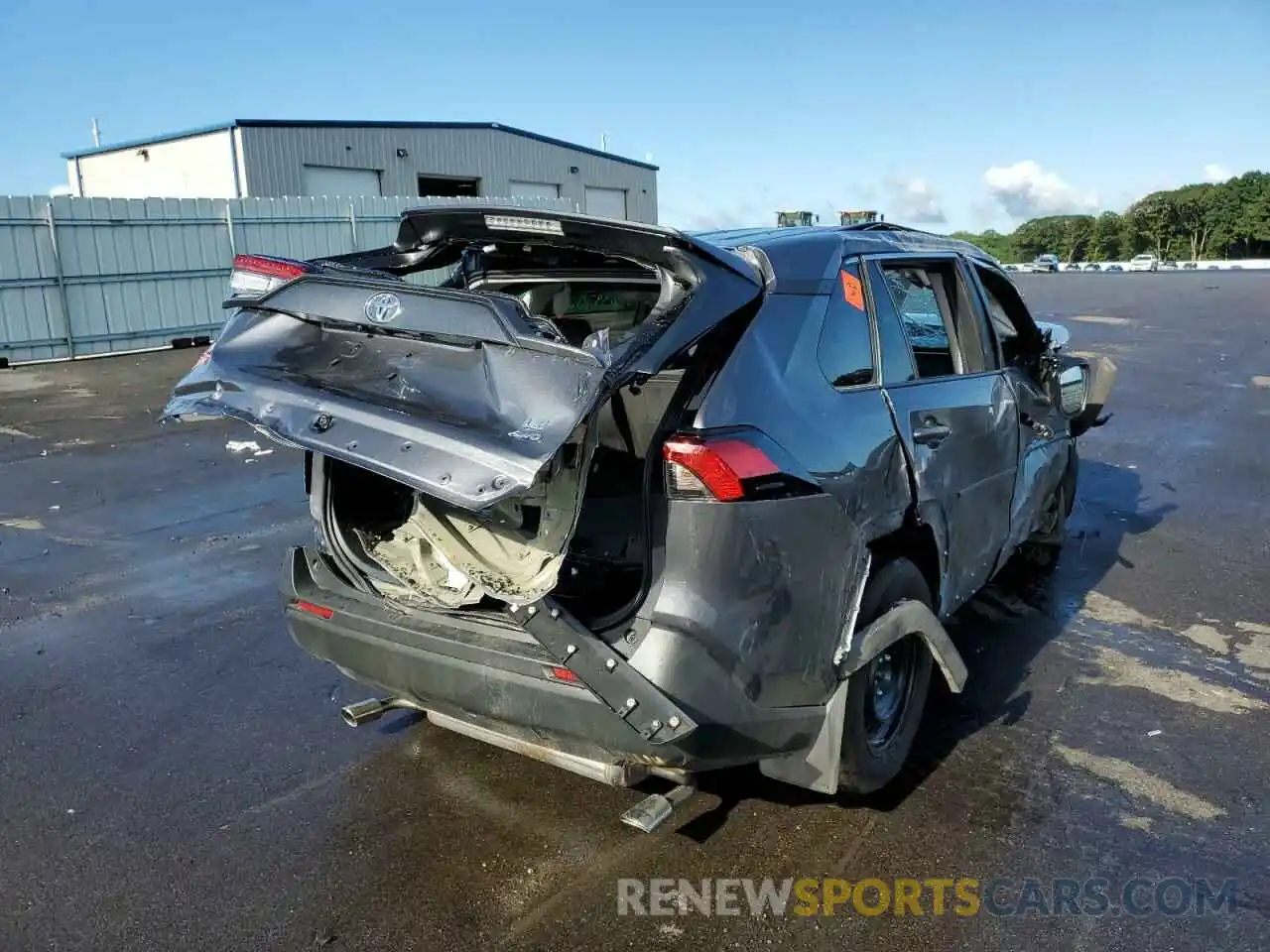 4 Photograph of a damaged car 2T3F1RFV0NW280018 TOYOTA RAV4 2022