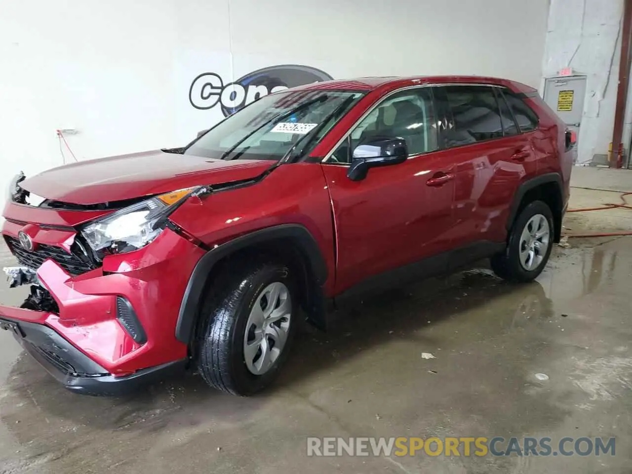 1 Photograph of a damaged car 2T3F1RFV0NW284621 TOYOTA RAV4 2022