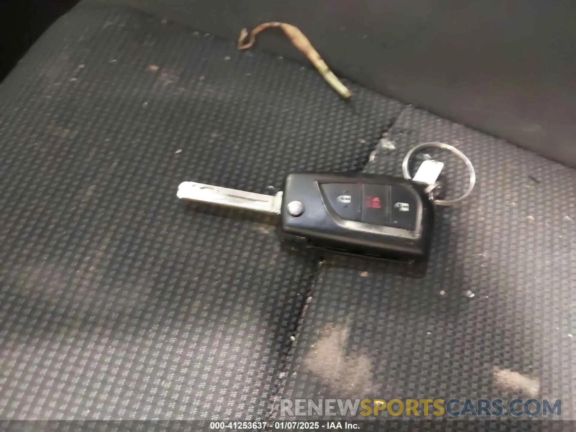 11 Photograph of a damaged car 2T3F1RFV0NW301868 TOYOTA RAV4 2022