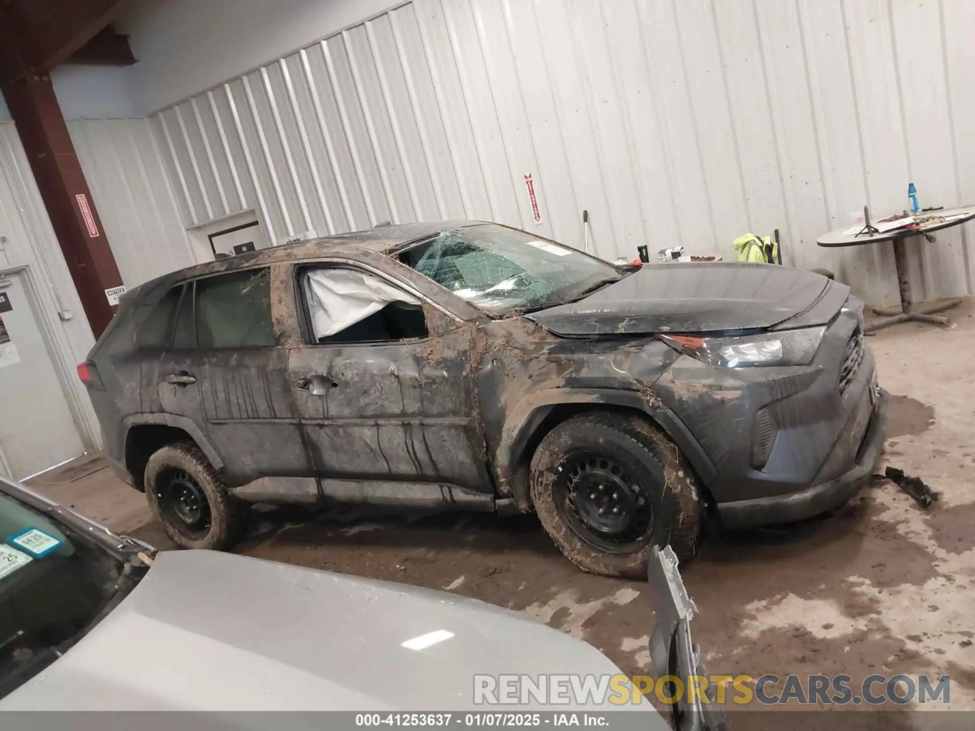 13 Photograph of a damaged car 2T3F1RFV0NW301868 TOYOTA RAV4 2022