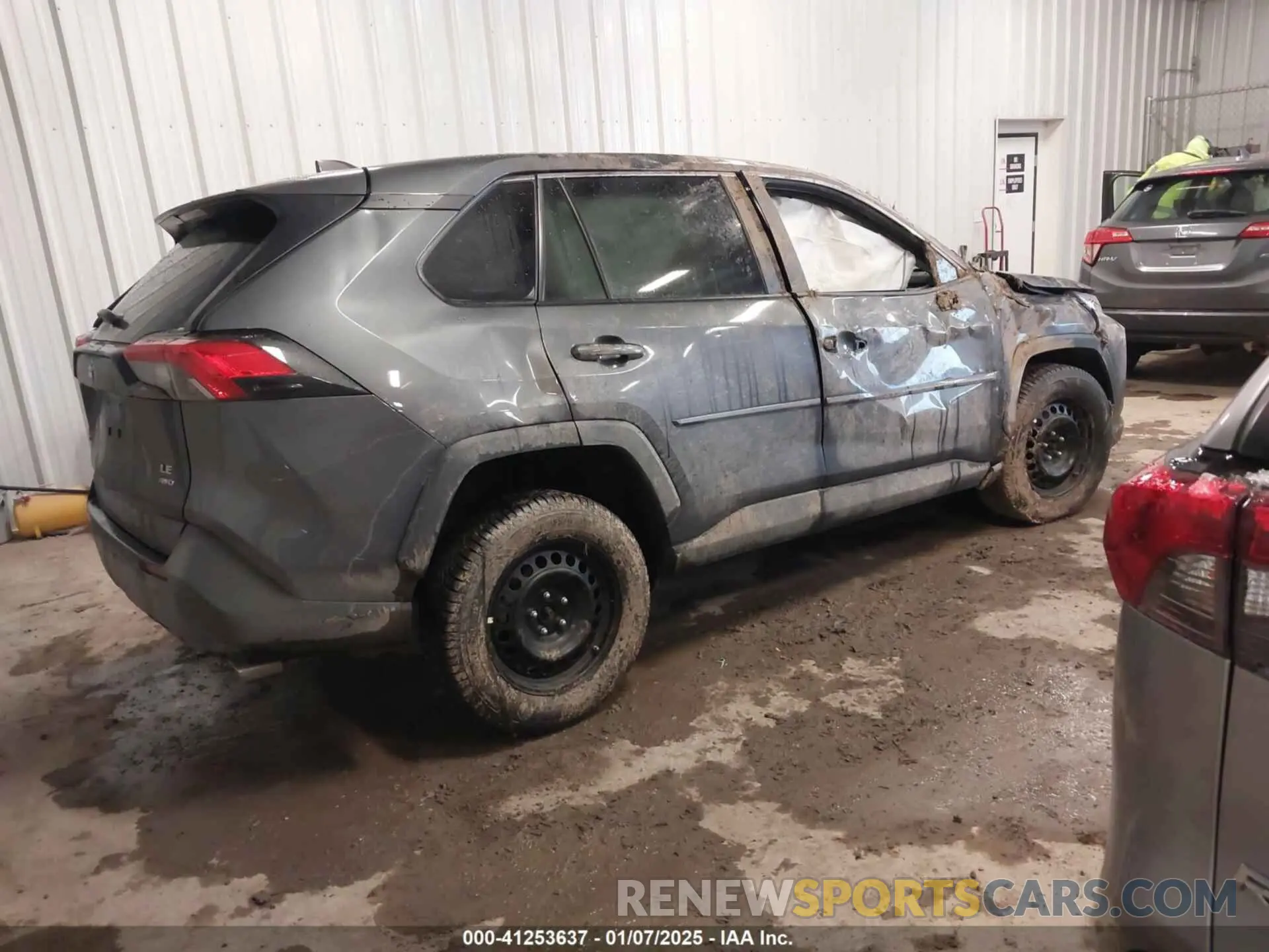 4 Photograph of a damaged car 2T3F1RFV0NW301868 TOYOTA RAV4 2022