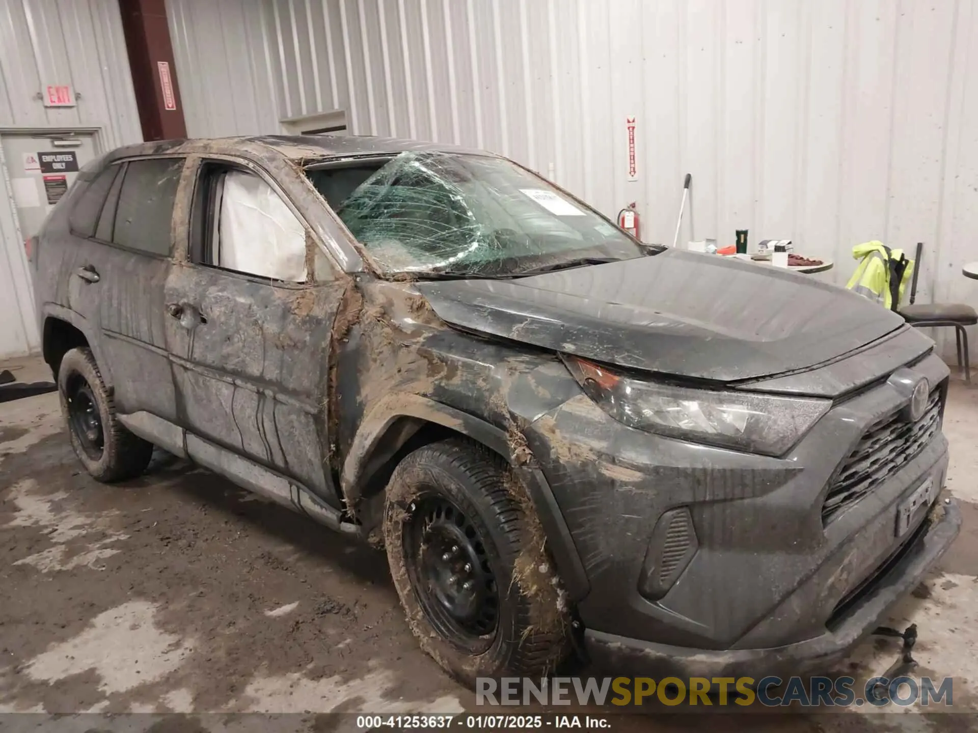 6 Photograph of a damaged car 2T3F1RFV0NW301868 TOYOTA RAV4 2022