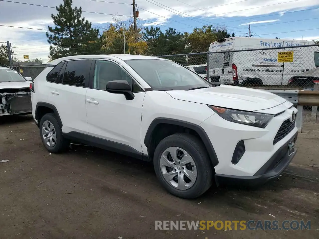 4 Photograph of a damaged car 2T3F1RFV1NC276075 TOYOTA RAV4 2022