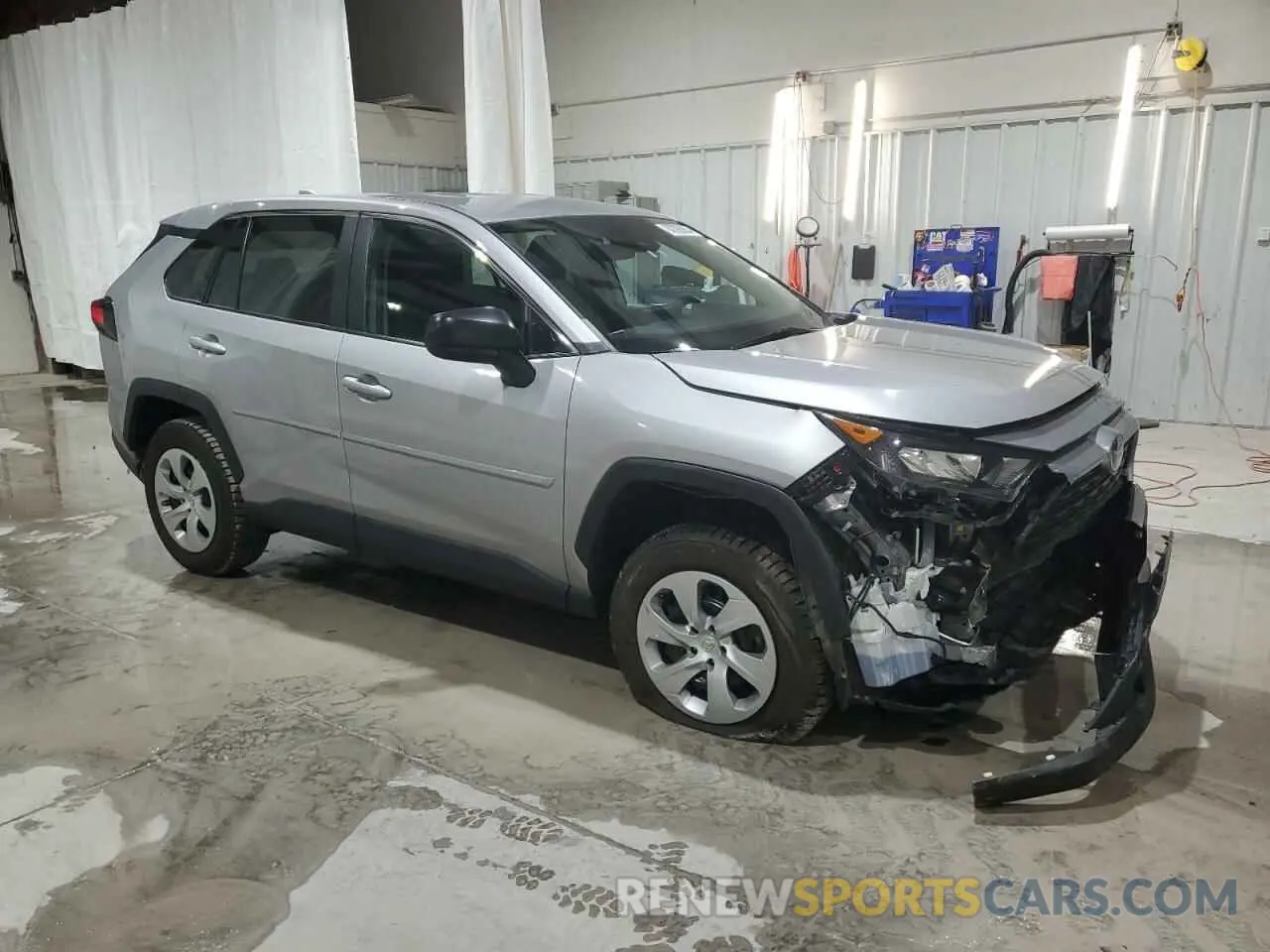 4 Photograph of a damaged car 2T3F1RFV1NC276867 TOYOTA RAV4 2022