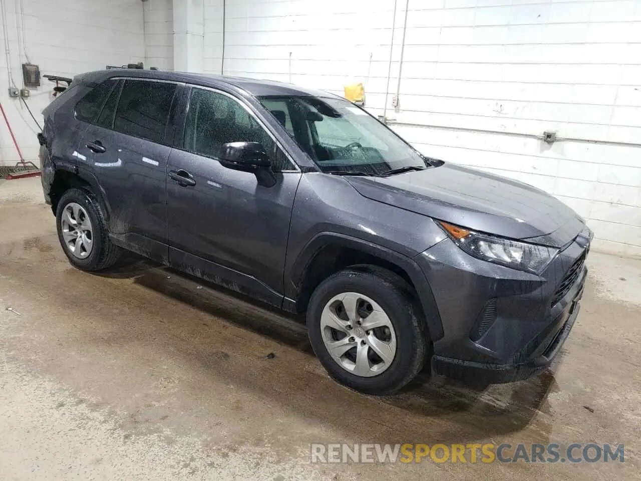 4 Photograph of a damaged car 2T3F1RFV1NC290316 TOYOTA RAV4 2022