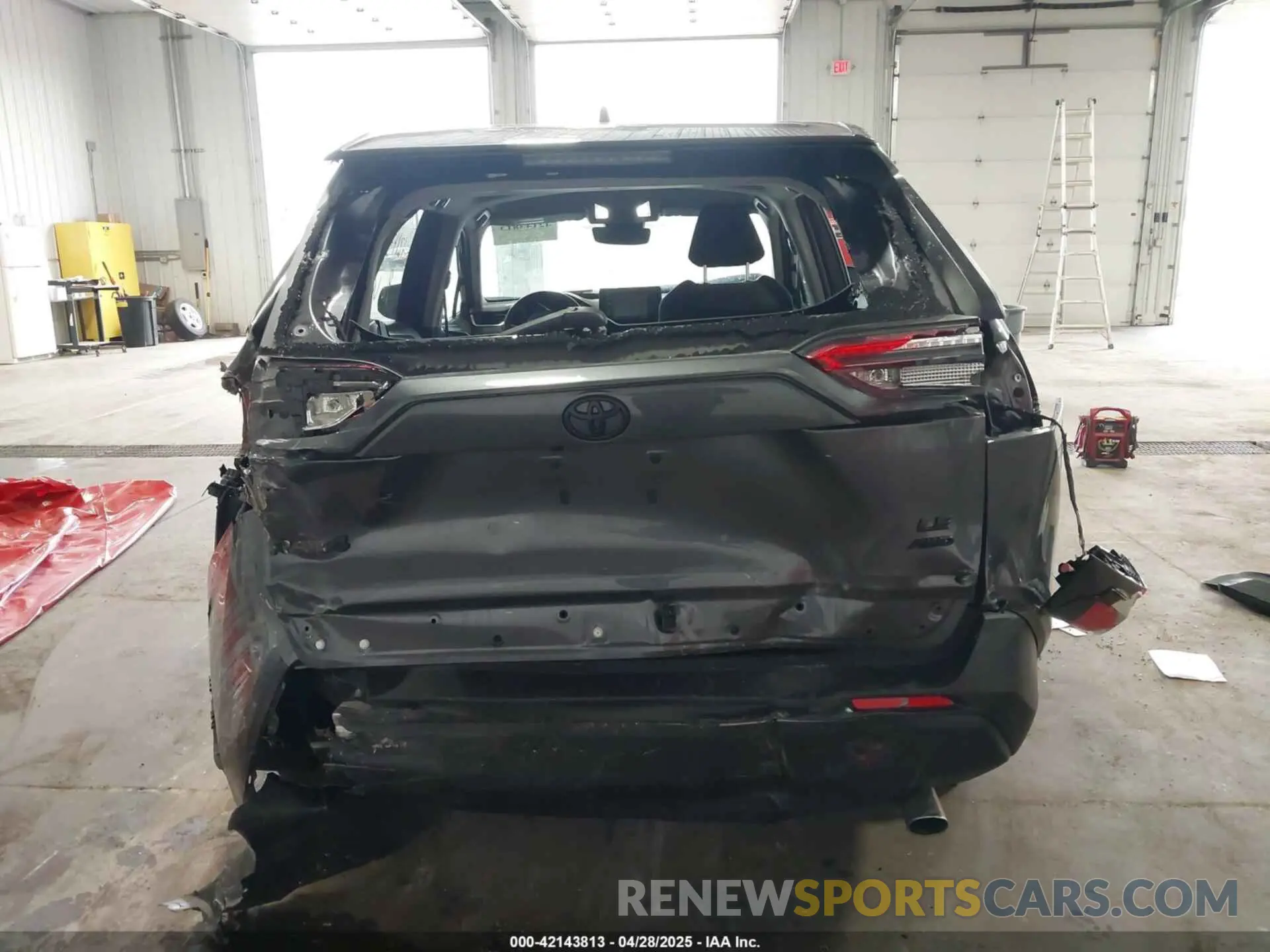 15 Photograph of a damaged car 2T3F1RFV1NC302089 TOYOTA RAV4 2022