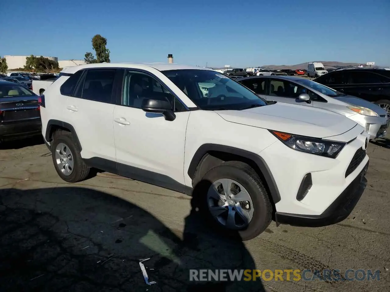 4 Photograph of a damaged car 2T3F1RFV1NW282635 TOYOTA RAV4 2022
