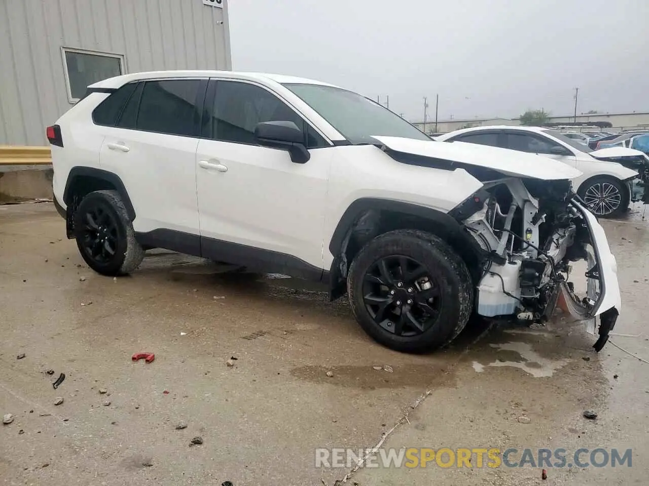 4 Photograph of a damaged car 2T3F1RFV1NW313740 TOYOTA RAV4 2022