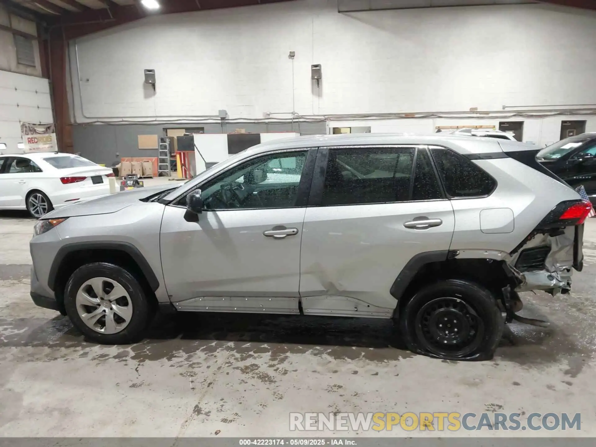 14 Photograph of a damaged car 2T3F1RFV1NW314354 TOYOTA RAV4 2022