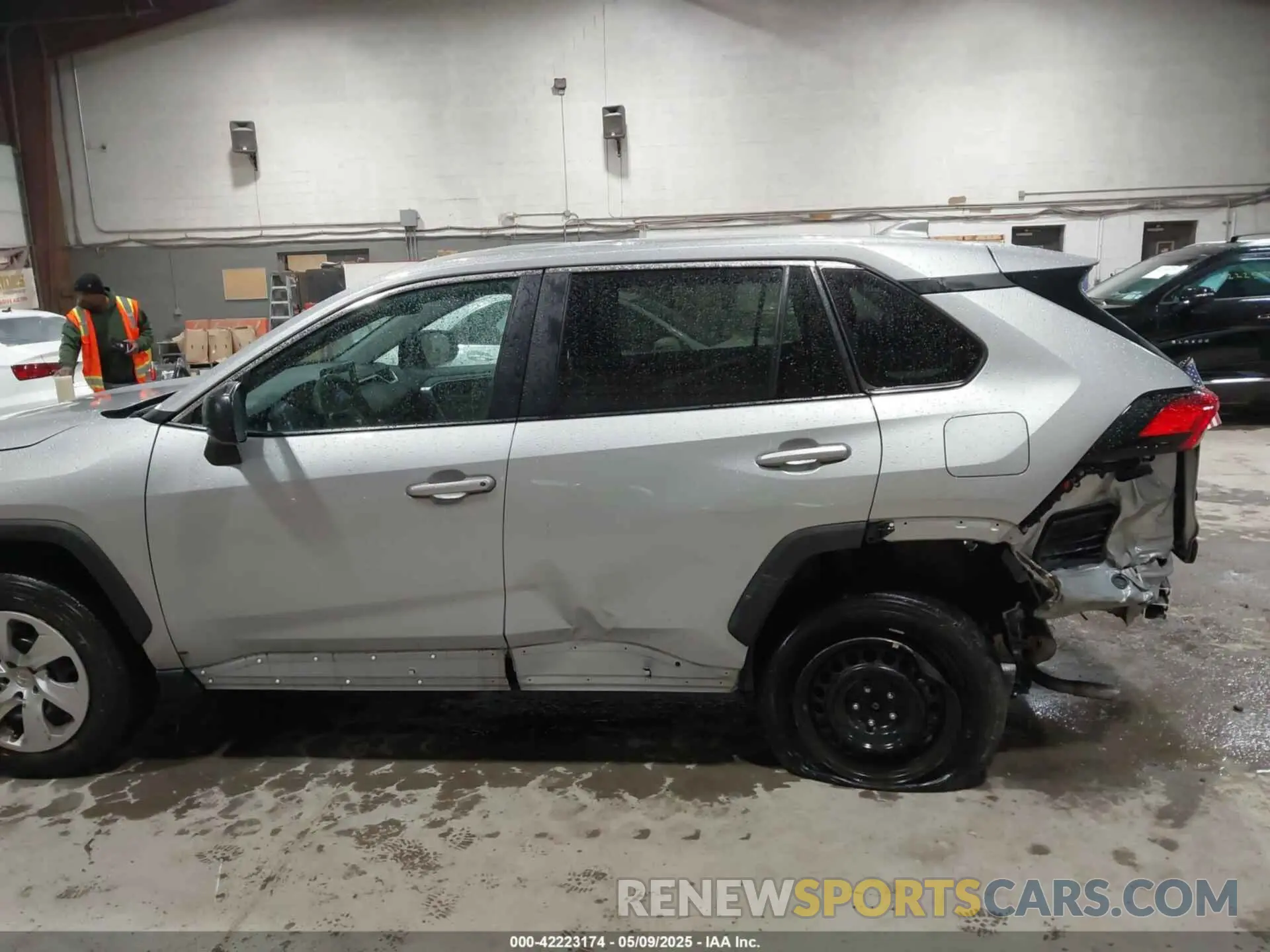 6 Photograph of a damaged car 2T3F1RFV1NW314354 TOYOTA RAV4 2022